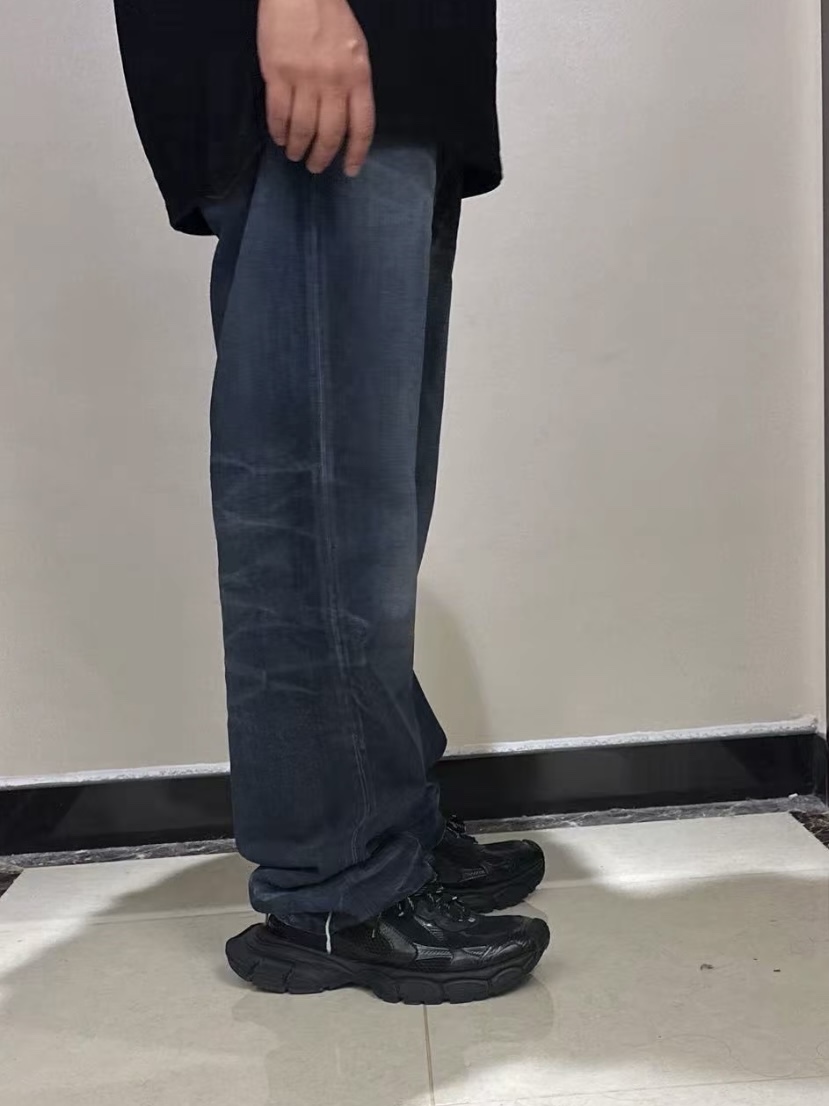 Balenciaga Normal Fit Pants Solarize Blue 착용 스타일