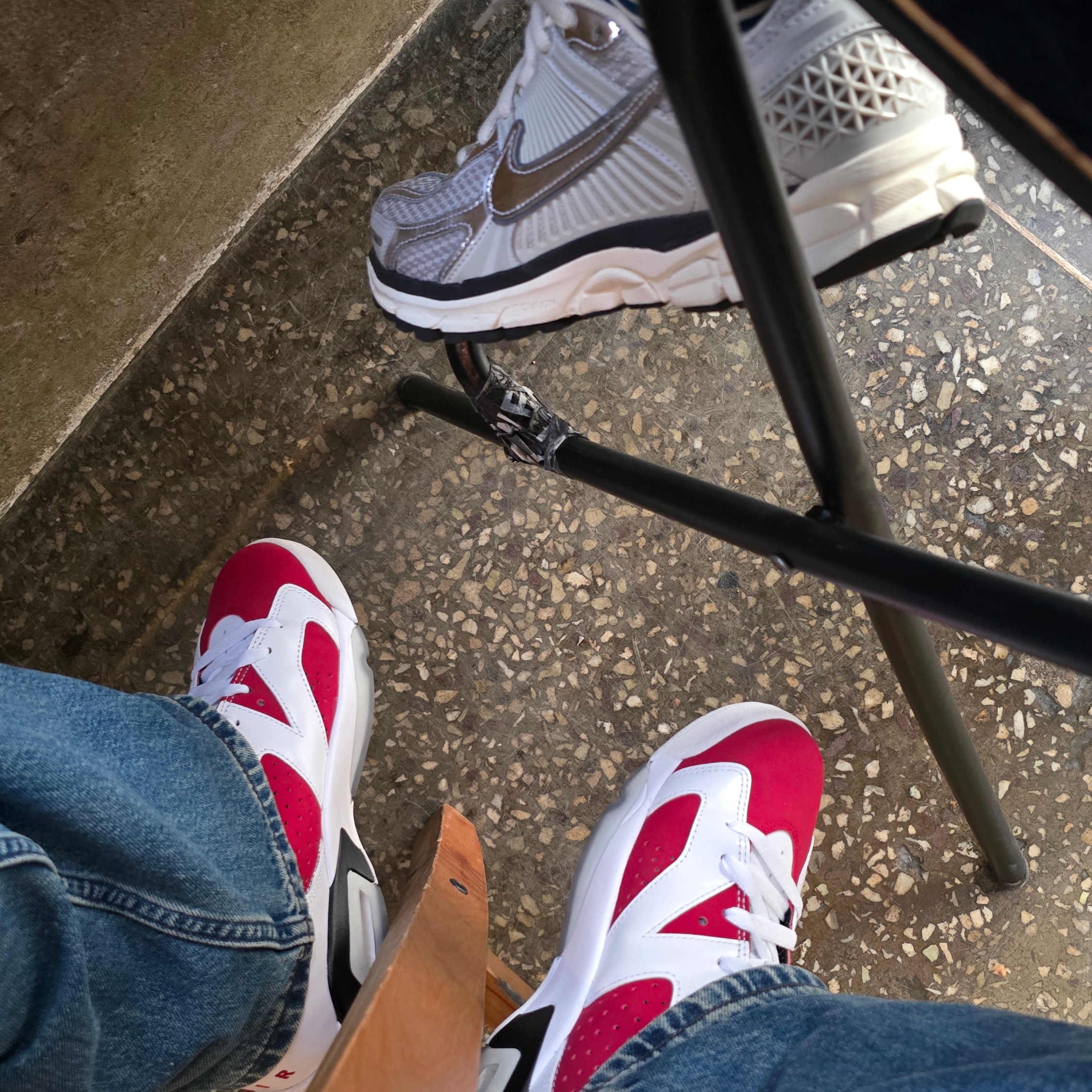 Jordan 6 Retro Carmine 2021, Kith Seoul Taegeuk Aaron Cap Nocturnal 착용 스타일 - 7