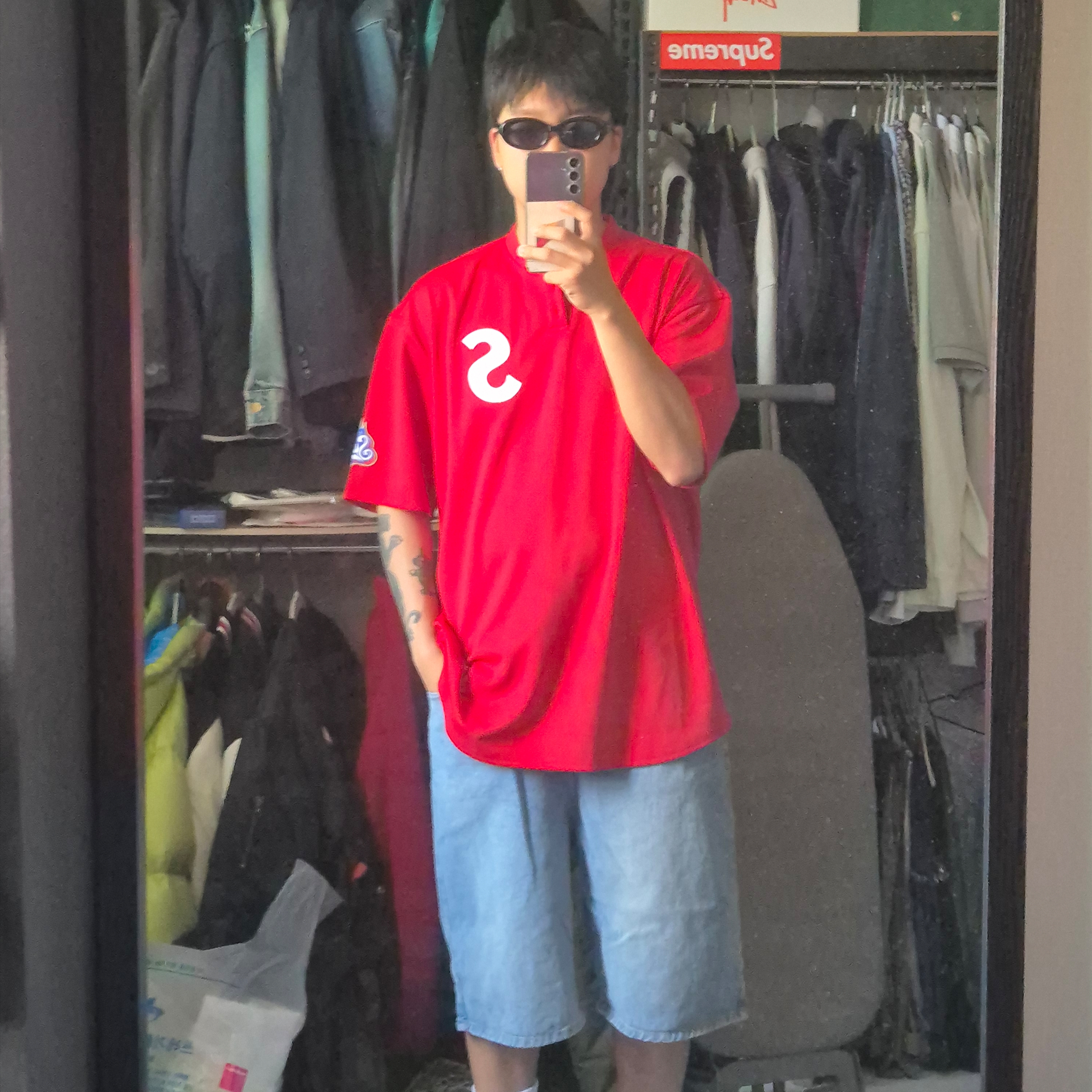 Supreme S Logo Baseball Henley Red - 25SS 착용 스타일