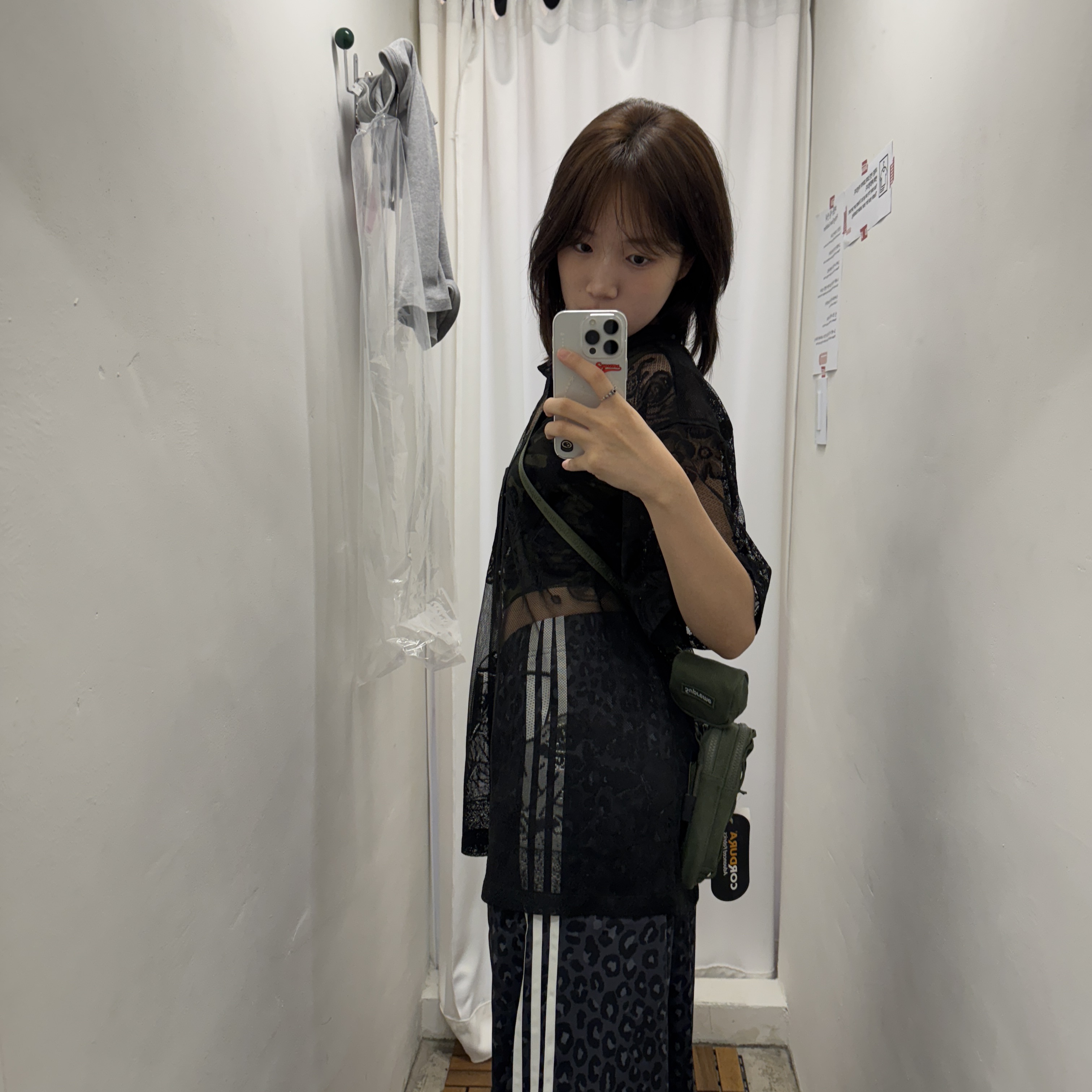 Supreme Last Supper Lace S/S Shirt Black - 25SS, (W) Adidas Wide Leg Satin Pants Multicolor Carbon - US Sizing 착용 스타일 - 5