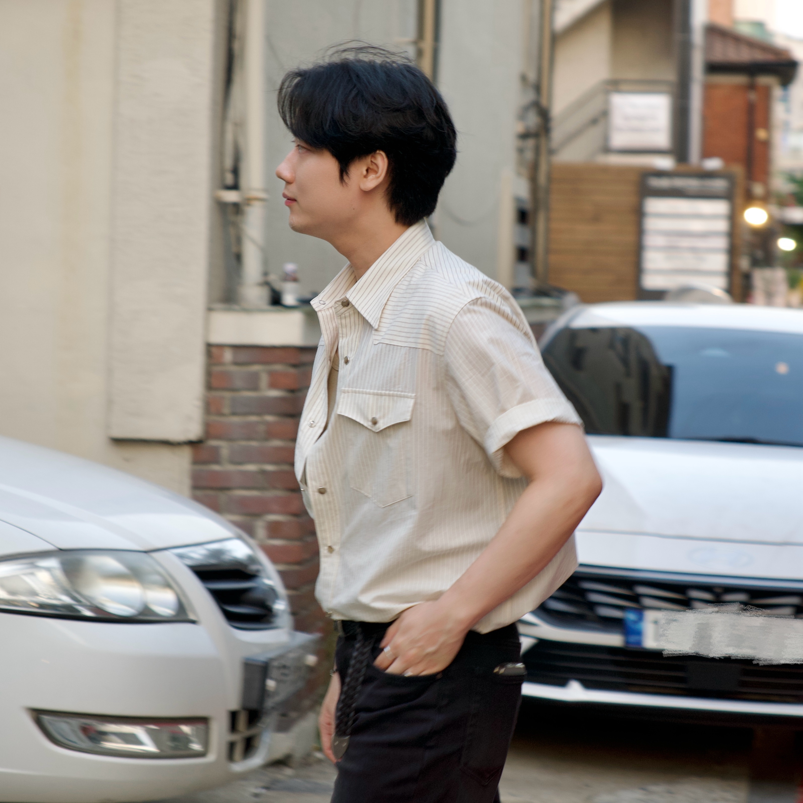 Tonywack Raw Cut Stripe Check Shirt Ivory 착용 스타일 - 4