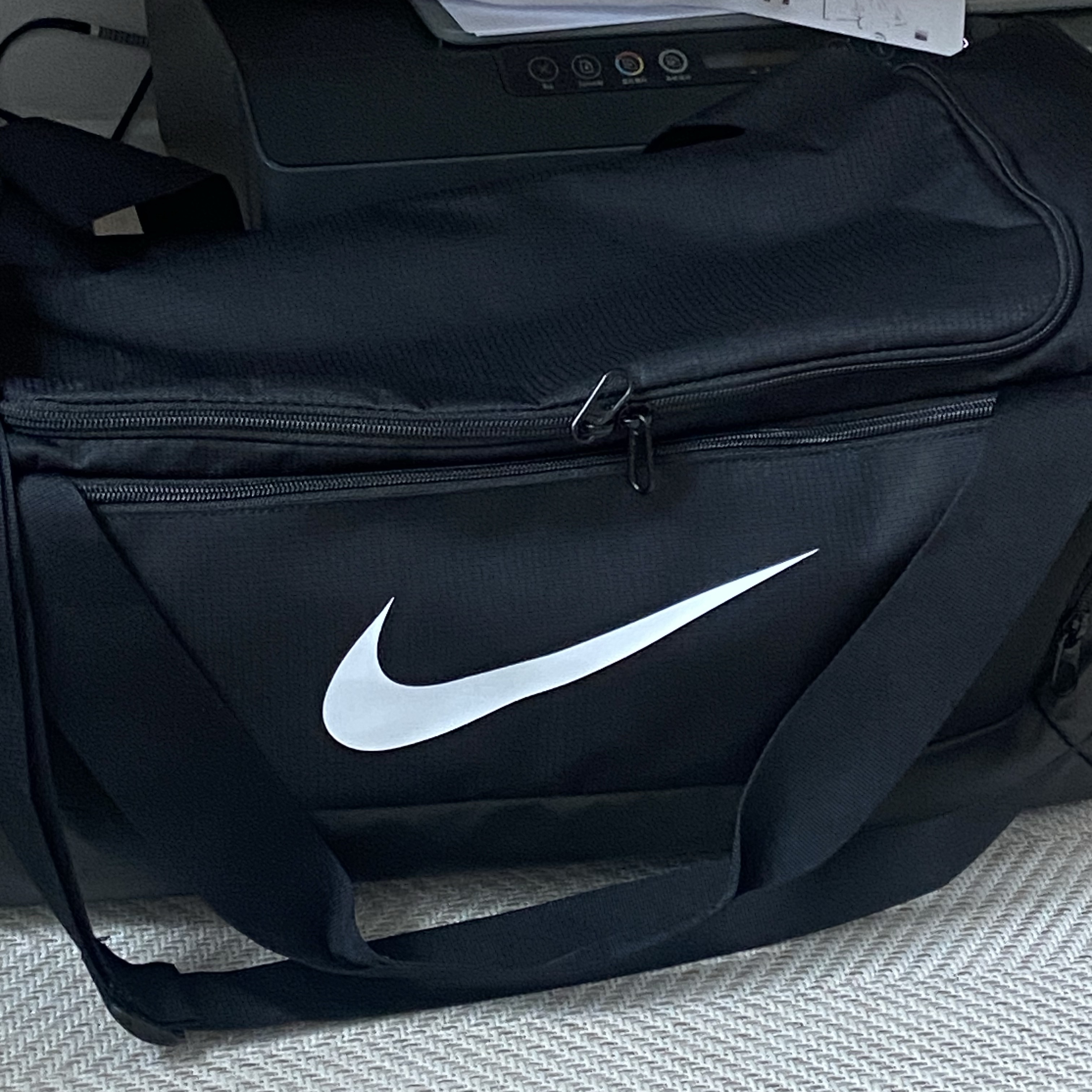 Nike Brasilia 9.5 Training Duffle Bag Small 41L Black 착용 스타일