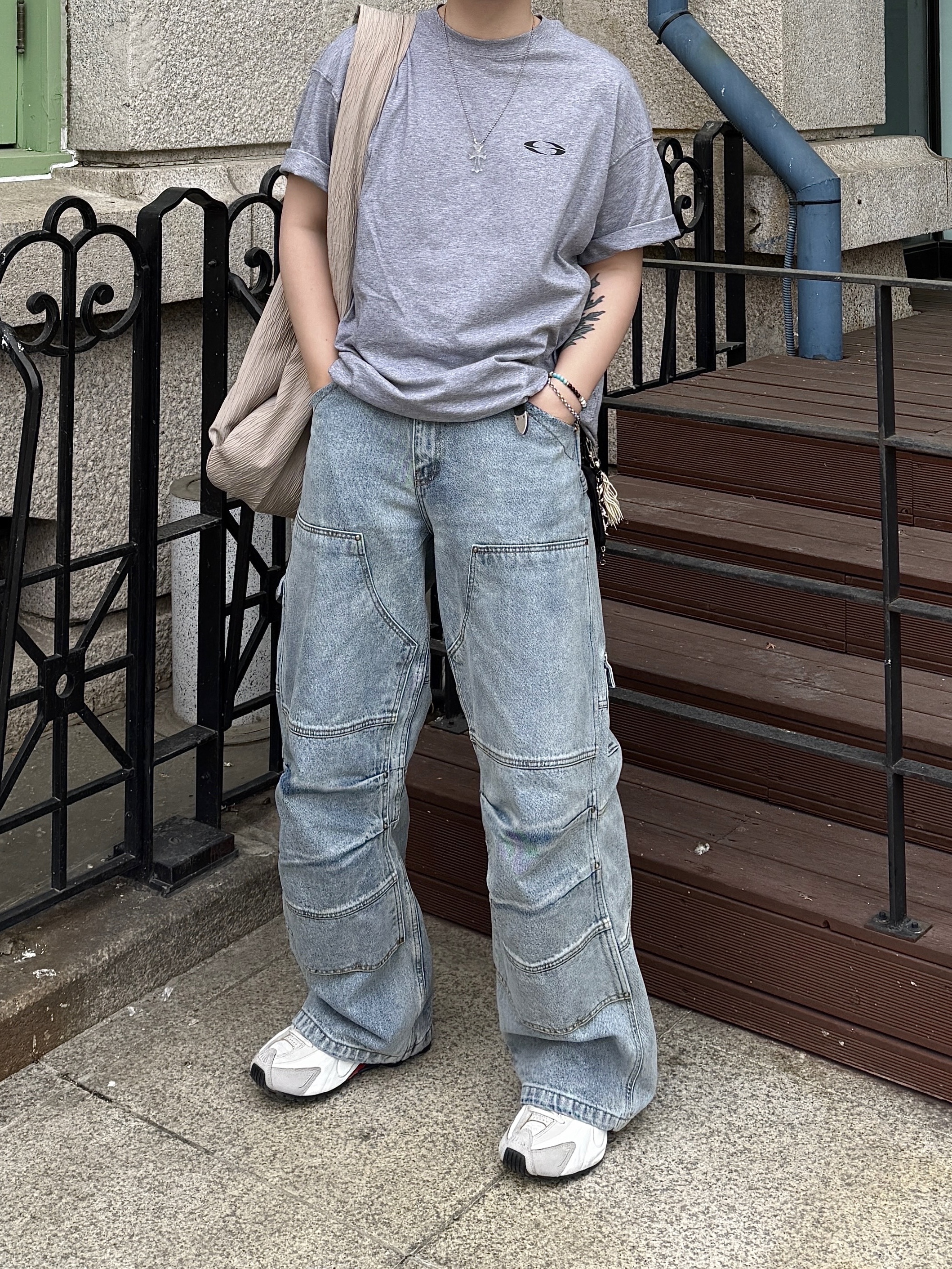Vacant Archive Vanon Carpenter Pants Light Blue, Nike Shox R4 PRM Light Iron Ore and Phantom 착용 스타일 - 2