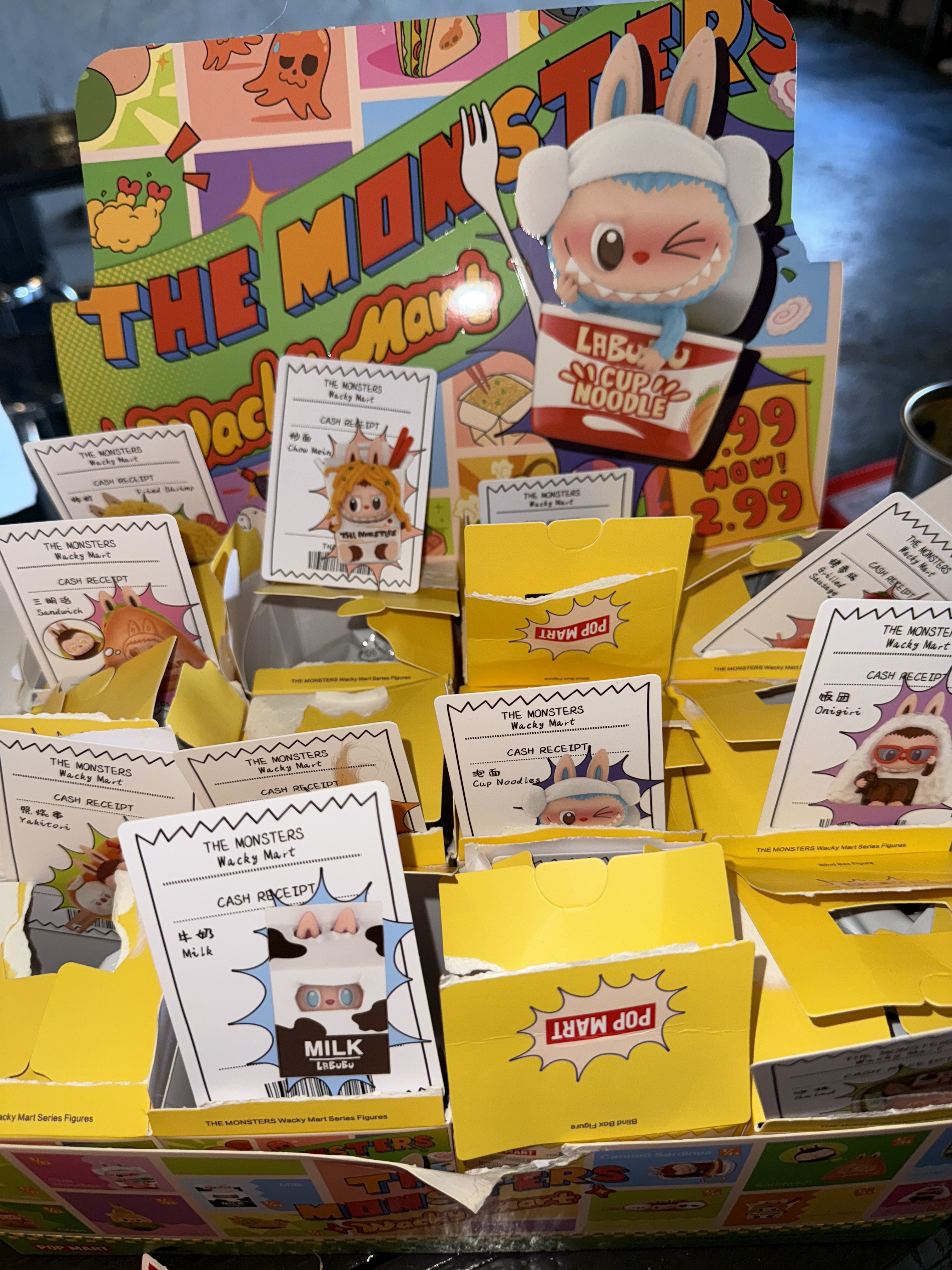 Pop Mart Labubu The Monsters Wacky Mart Series Figures (12 Blind Boxes), Pop Mart Labubu The Monsters Wacky Mart Series Figures Fried Shrimp (Opened Case) 착용 스타일 - 2