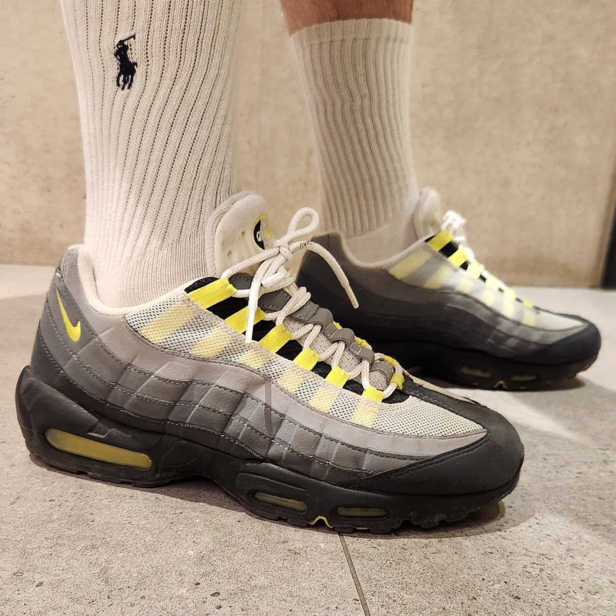 Nike Air Max 95 OG Neon Yellow 2020, Nike Air Max 95 OG Neon 착용 스타일 - 2