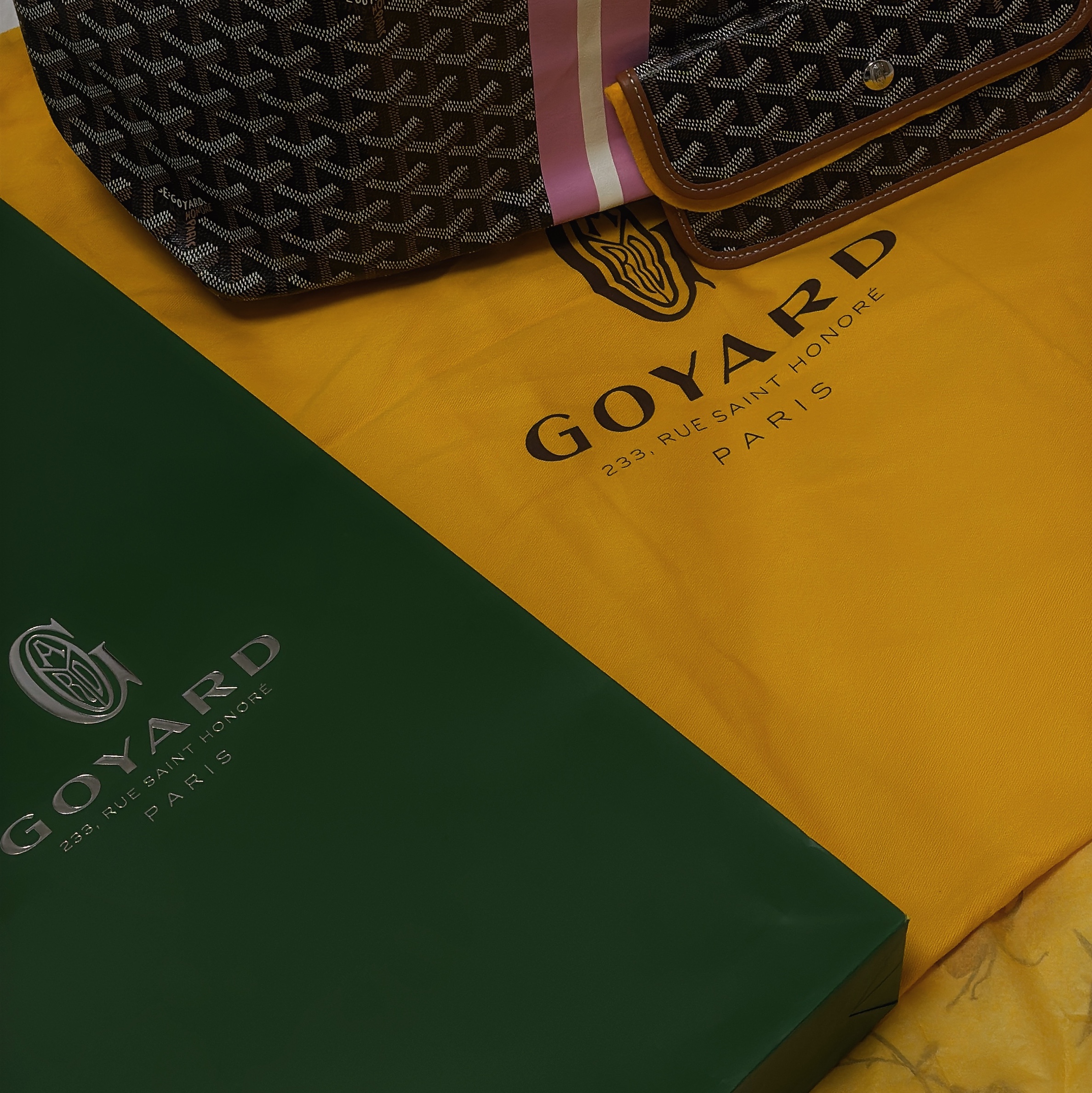 Goyard Saint Louis PM Bag Black Tan 착용 스타일 - 4