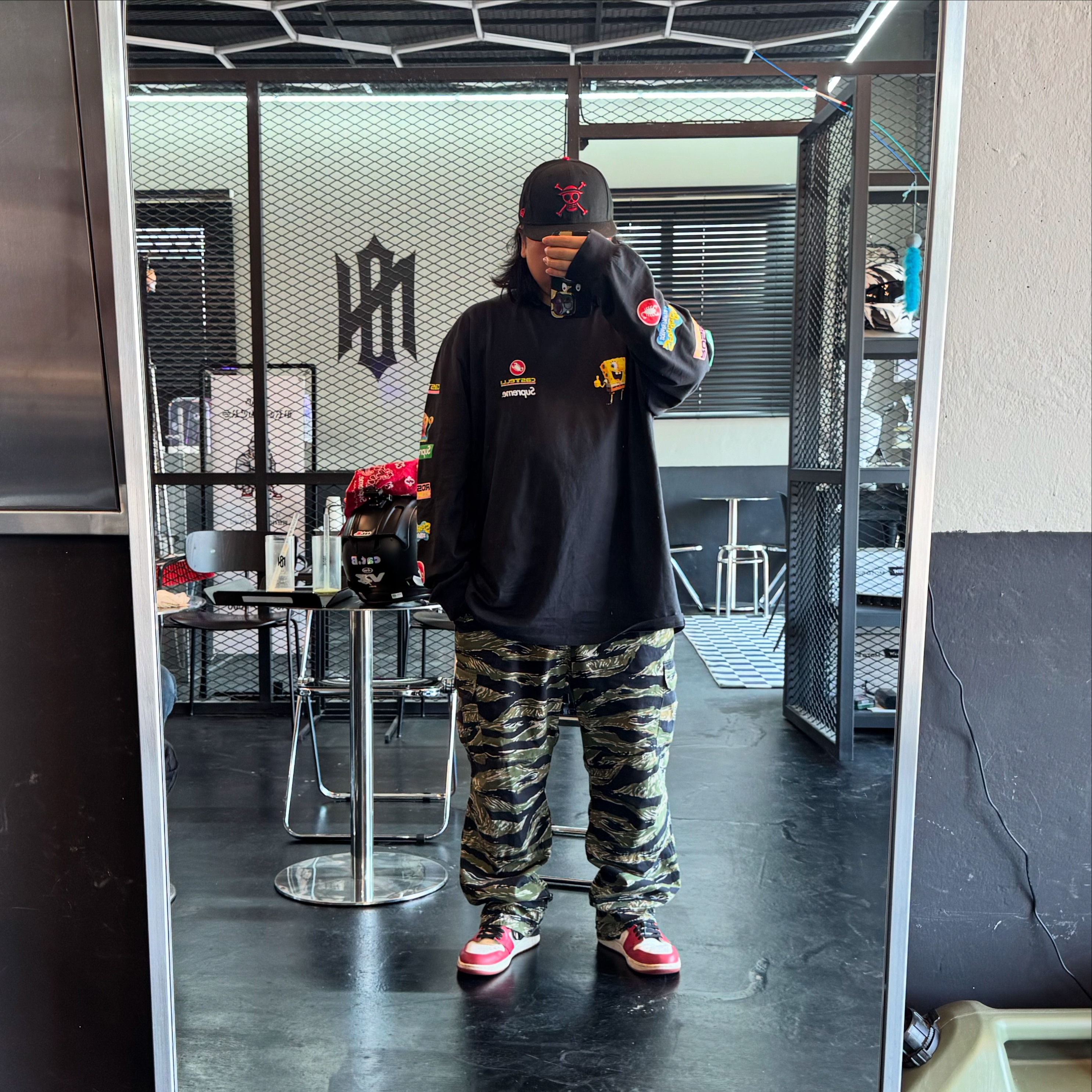 Supreme x SpongeBob SquarePants Castelli Racing L/S T-Shirt Black - 25SS, Jordan 1 Retro High OG Chicago 2022 착용 스타일