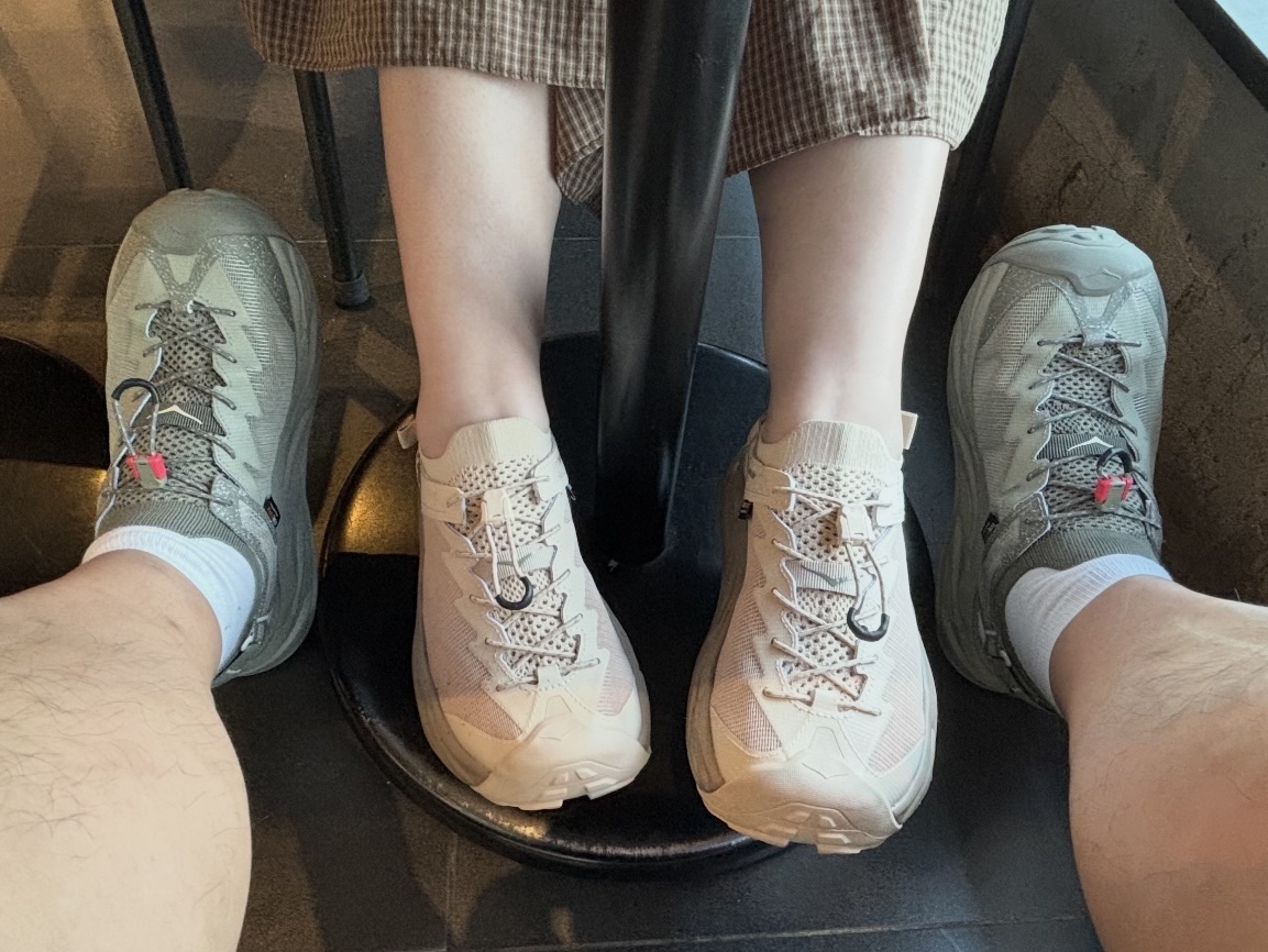 (W) Hoka Hopara 2 Shifting Sand, Hoka Hopara 2 Barley Oat Milk 착용 스타일