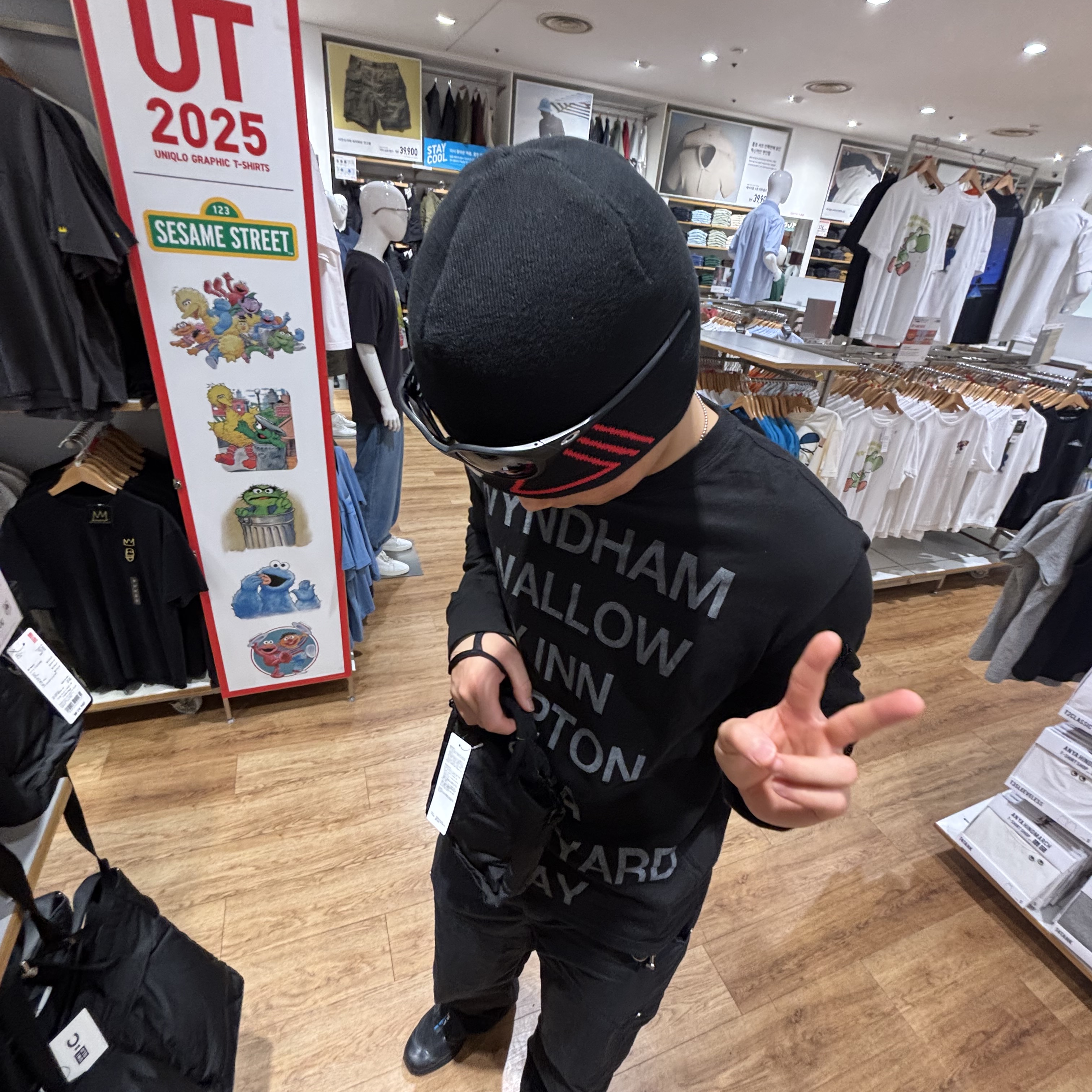 Oakley Eye Jacket Redux Matte Black Frame Prizm Grey Lenses High Bridge Fit, Palace Polartec Reverso Nein Cuff Beanie Black - 24FW 착용 스타일 - 1