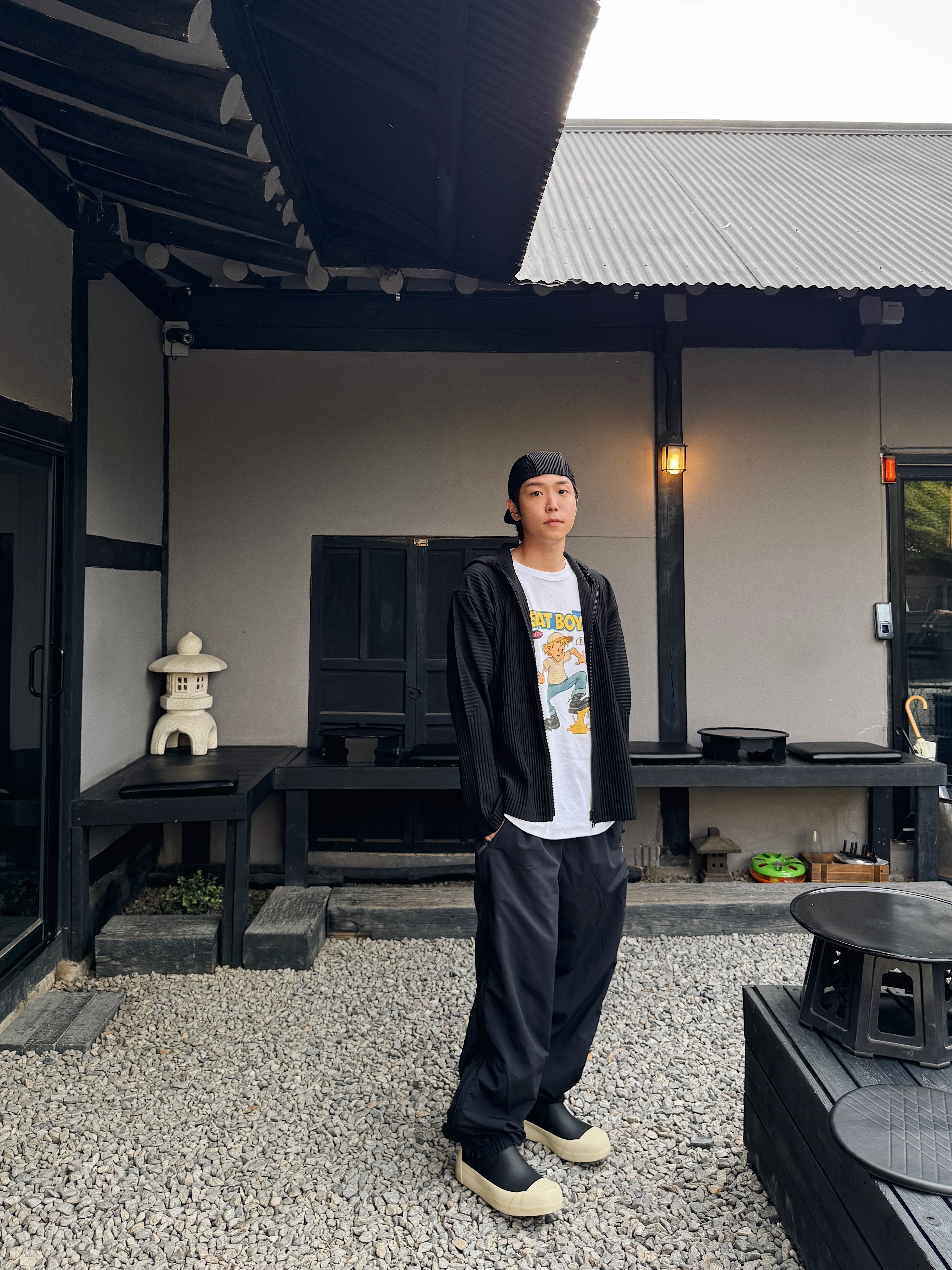 Homme Plisse Issey Miyake MC August Hoodie Black, Supreme Warm Up Pant Black - 24FW 착용 스타일 - 4