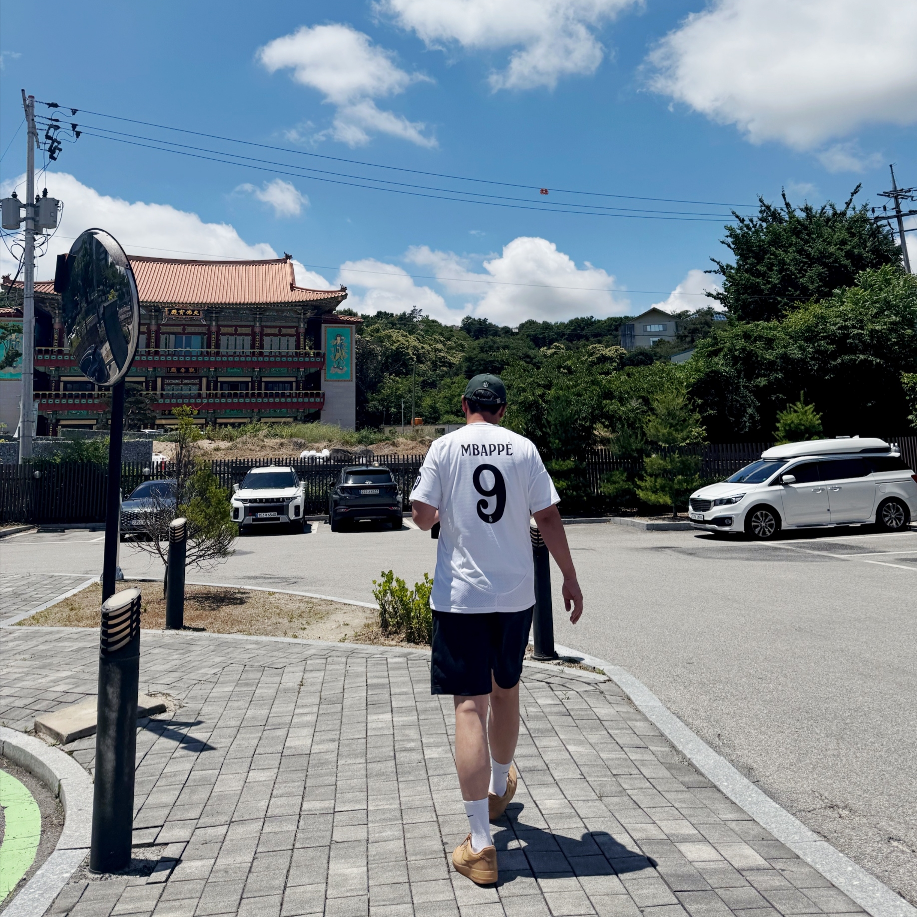 Adidas Real Madrid 2024/25 Home Jersey White - KR Sizing (Non Marking Ver.), Nike Air Force 1 '07 WB Flax 착용 스타일