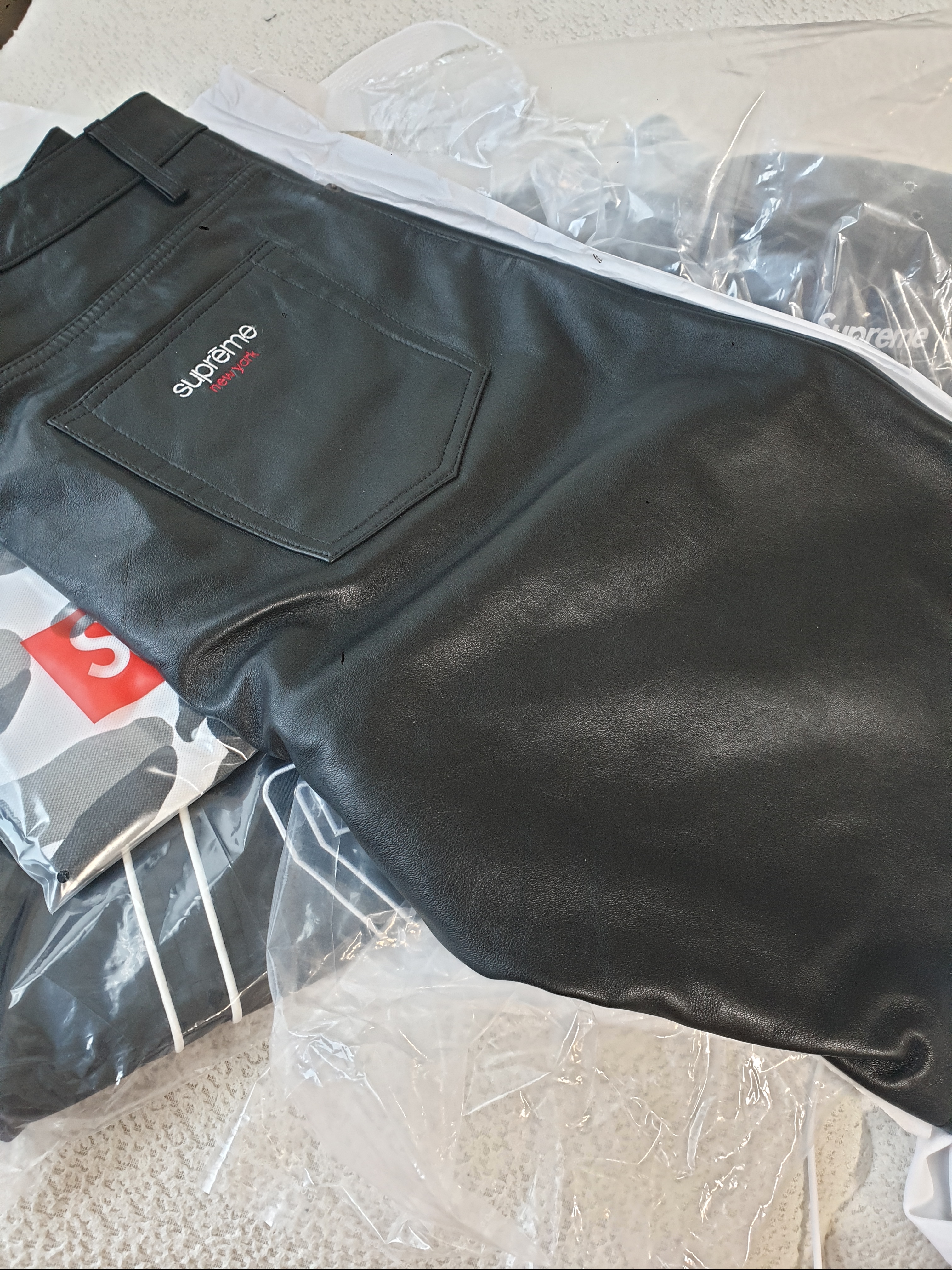 Supreme Seersucker S Logo 6-Panel Black - 24SS, Gentle Monster x Maison Margiela MM212 Black Clear 착용 스타일 - 2