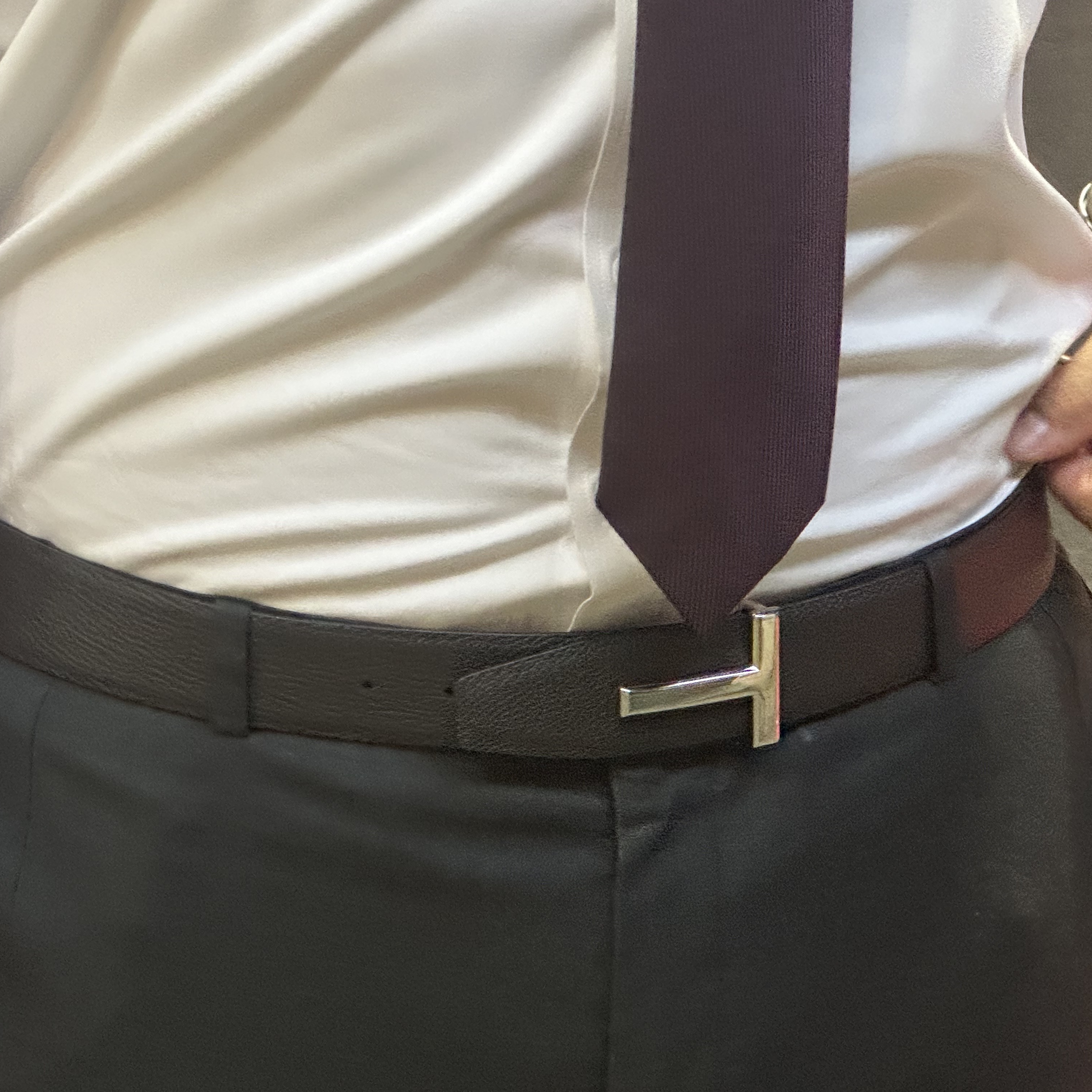 Tom Ford Grain Leather T Icon Belt Brown Black 착용 스타일