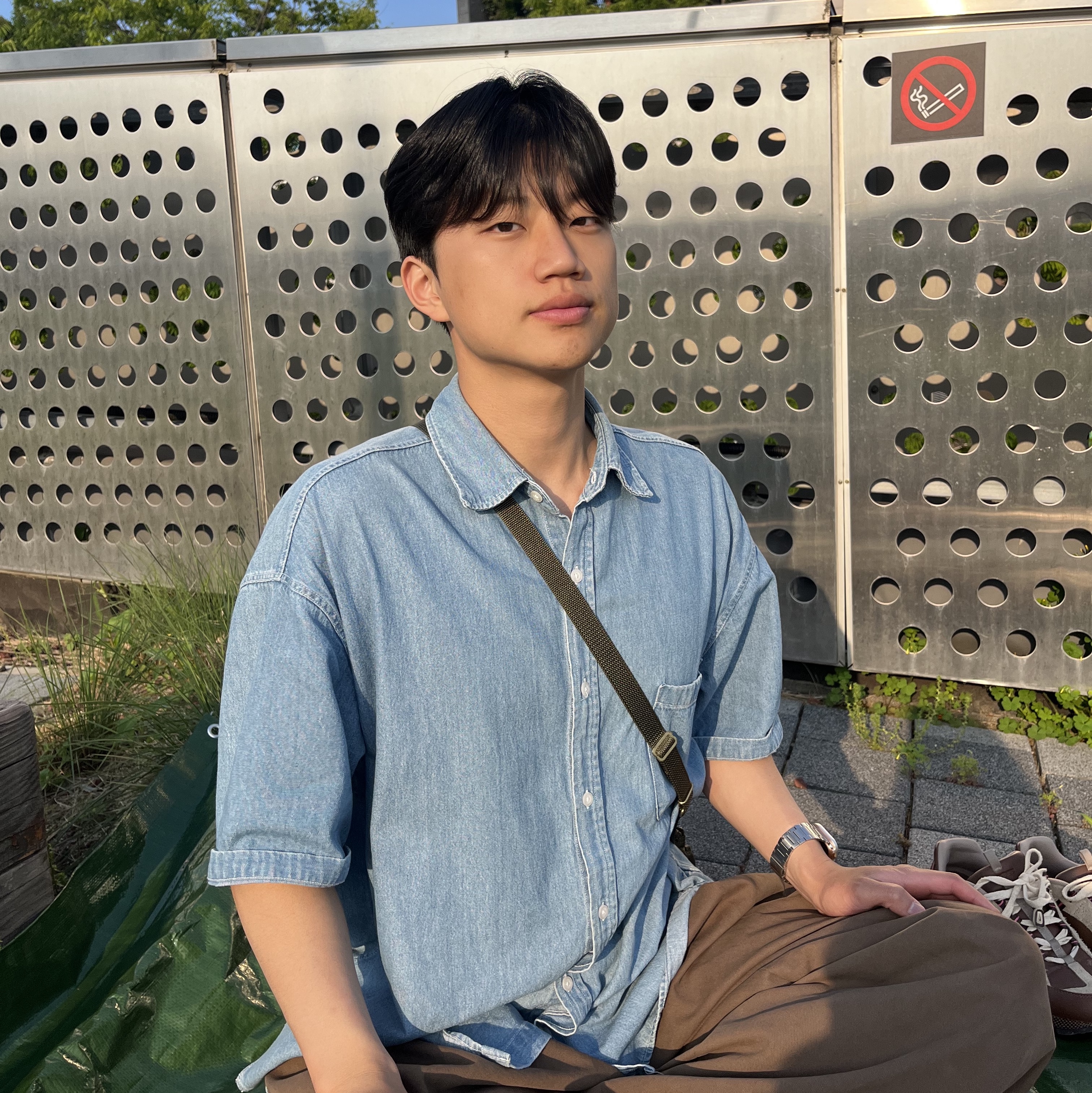 Porter Force Shoulder Pouch Sage Green, Nike x Jacquemus Air Humara LX Ale Brown and Gold 착용 스타일 - 1
