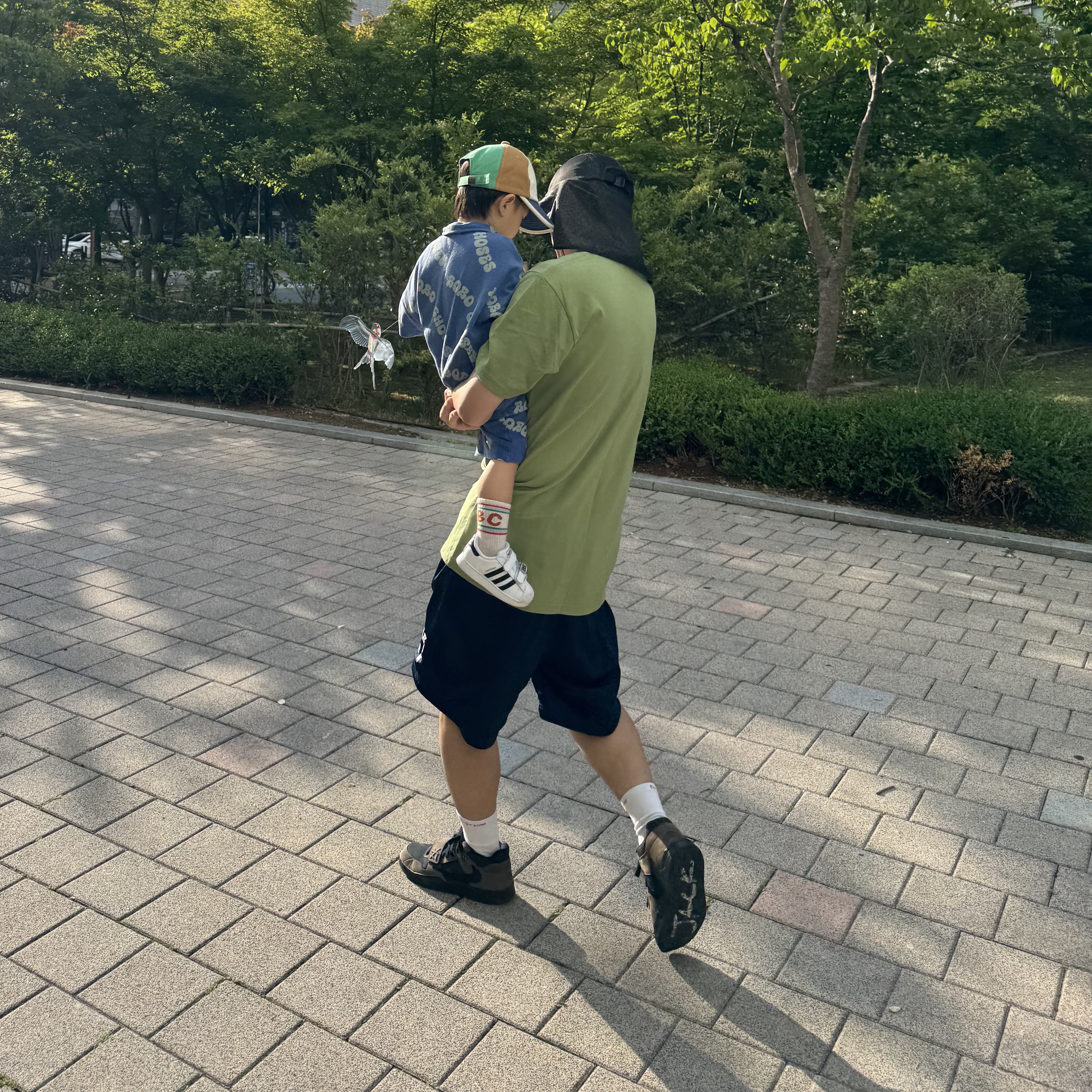 Supreme Mesh Sunshield Camp Cap Leopard - 24SS, Supreme x Champion Mesh Short Navy - 24SS 착용 스타일 - 1