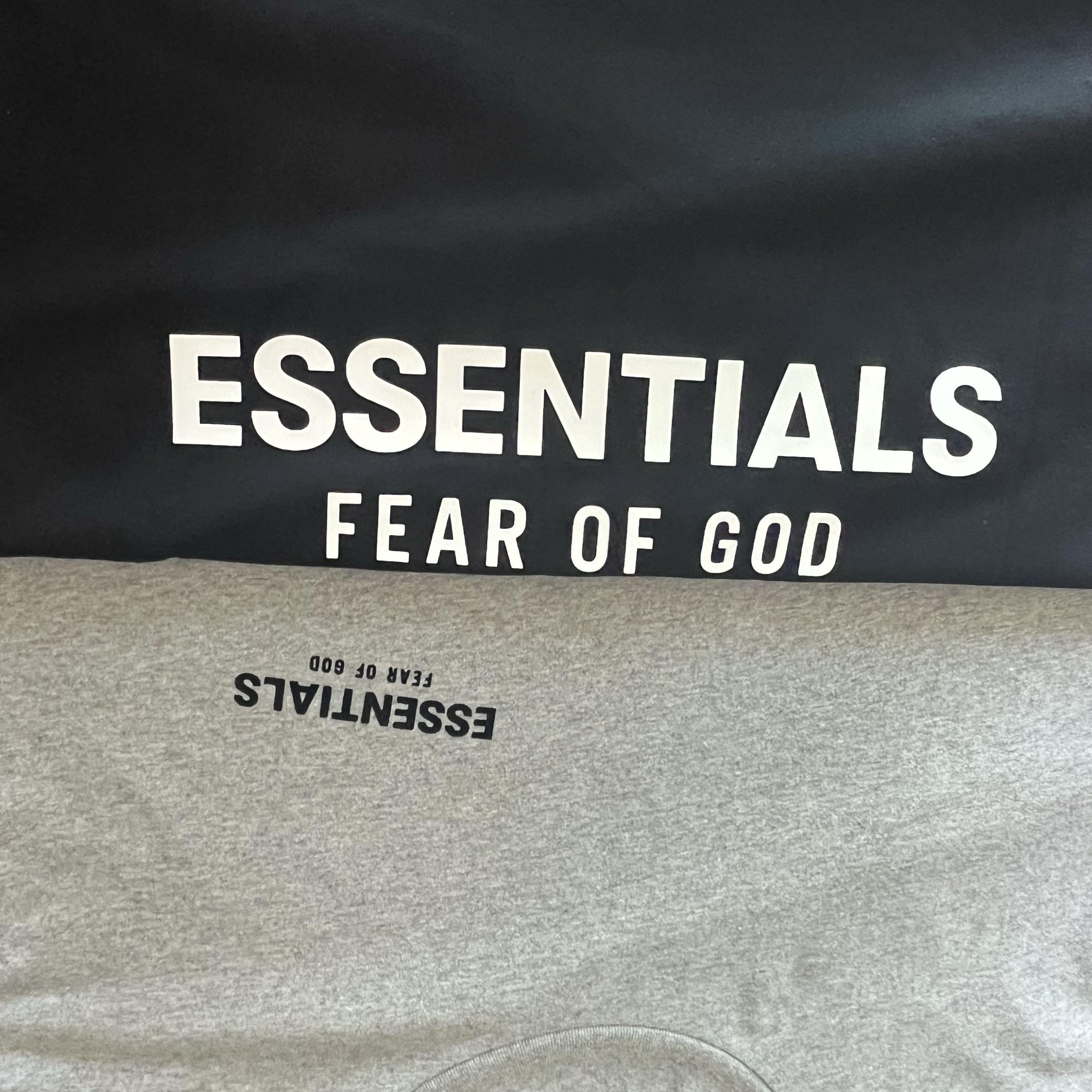 Essentials Jersey Crewneck T-Shirt Black - 24FW, Essentials The Core Collection T-Shirt Dark Oatmeal 착용 스타일 - 3