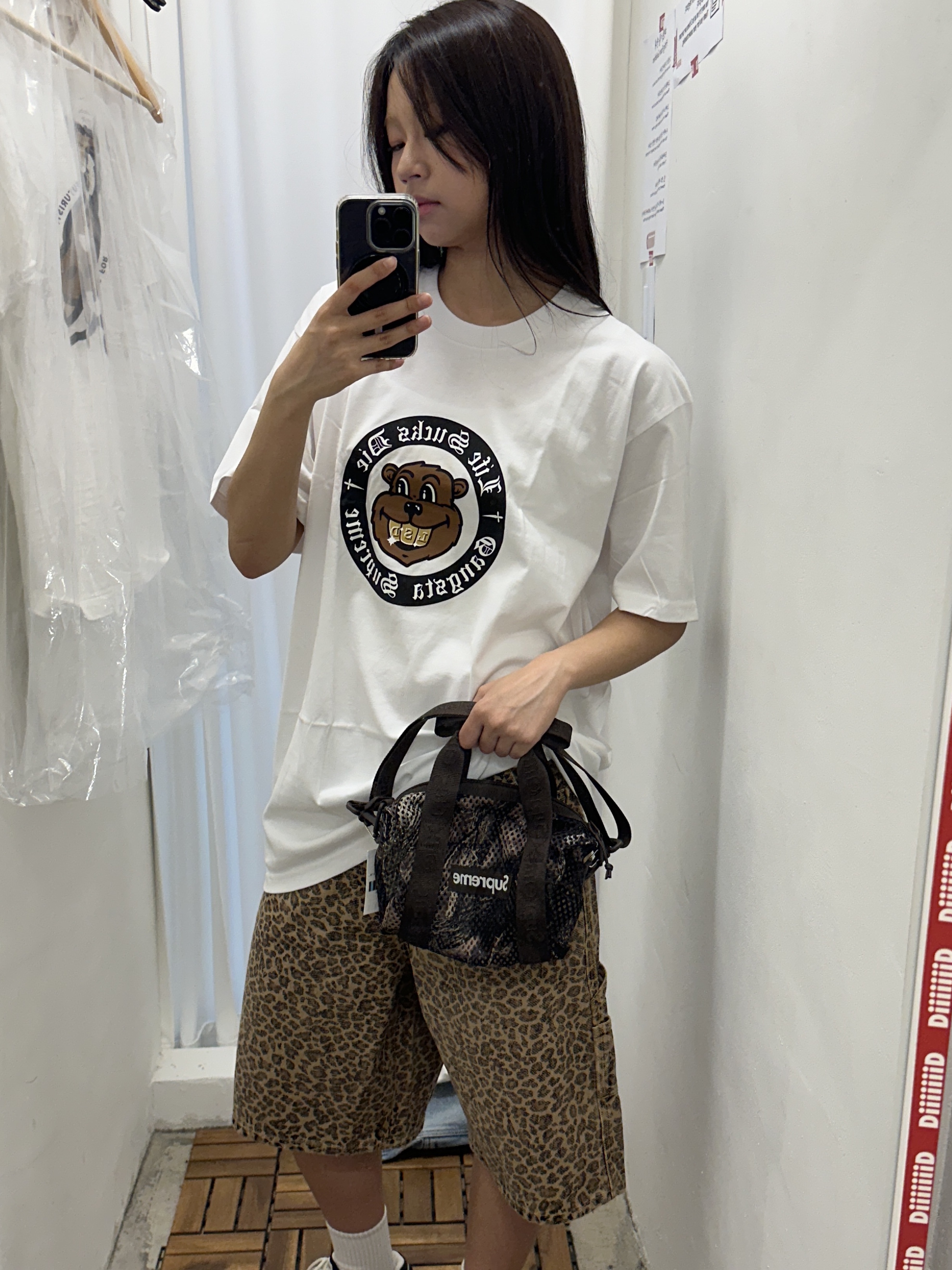 Human Made Graphic T-Shirt #04 White, Stussy Denim Work Shorts Leopard 착용 스타일 - 4