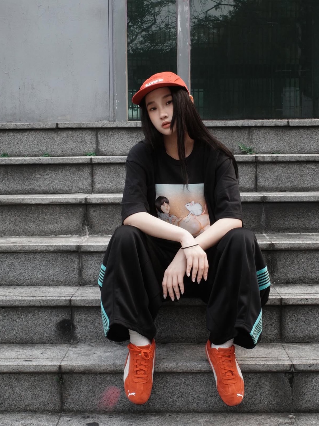 Supreme Max B T-Shirt White - 25SS, Supreme Announcing T-Shirt White - 25SS 착용 스타일 - 3