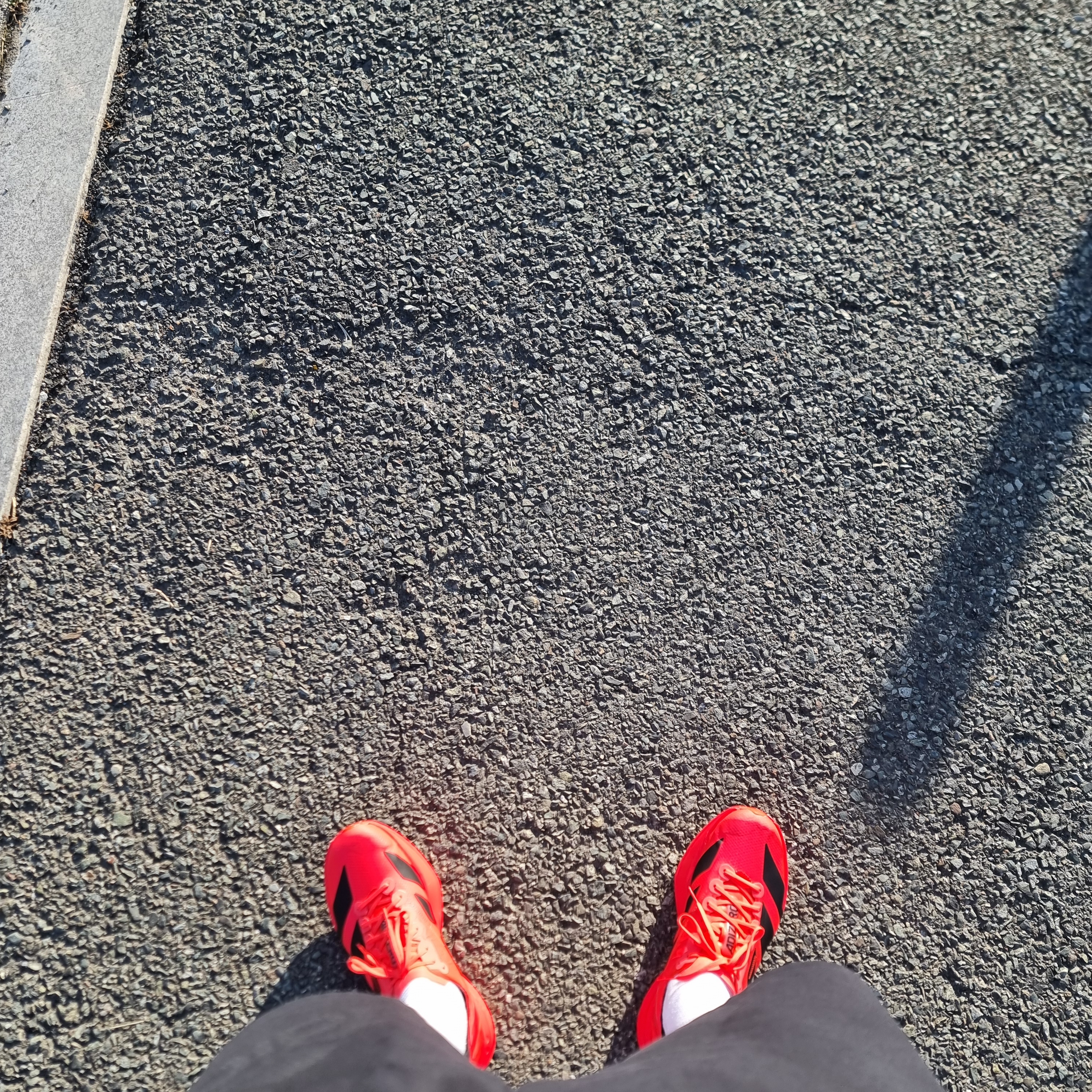 Adidas Adizero Adios Pro 4 Lucid Red Core Black 착용 스타일