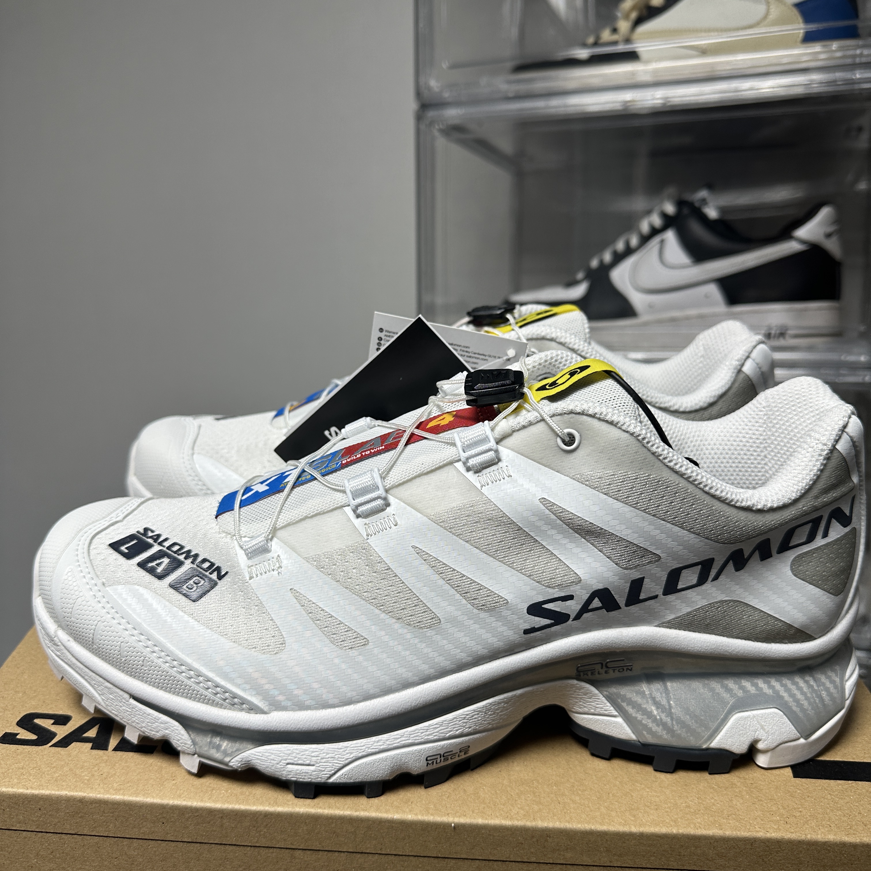 Salomon XT-4 White Lunar Rock 착용 스타일