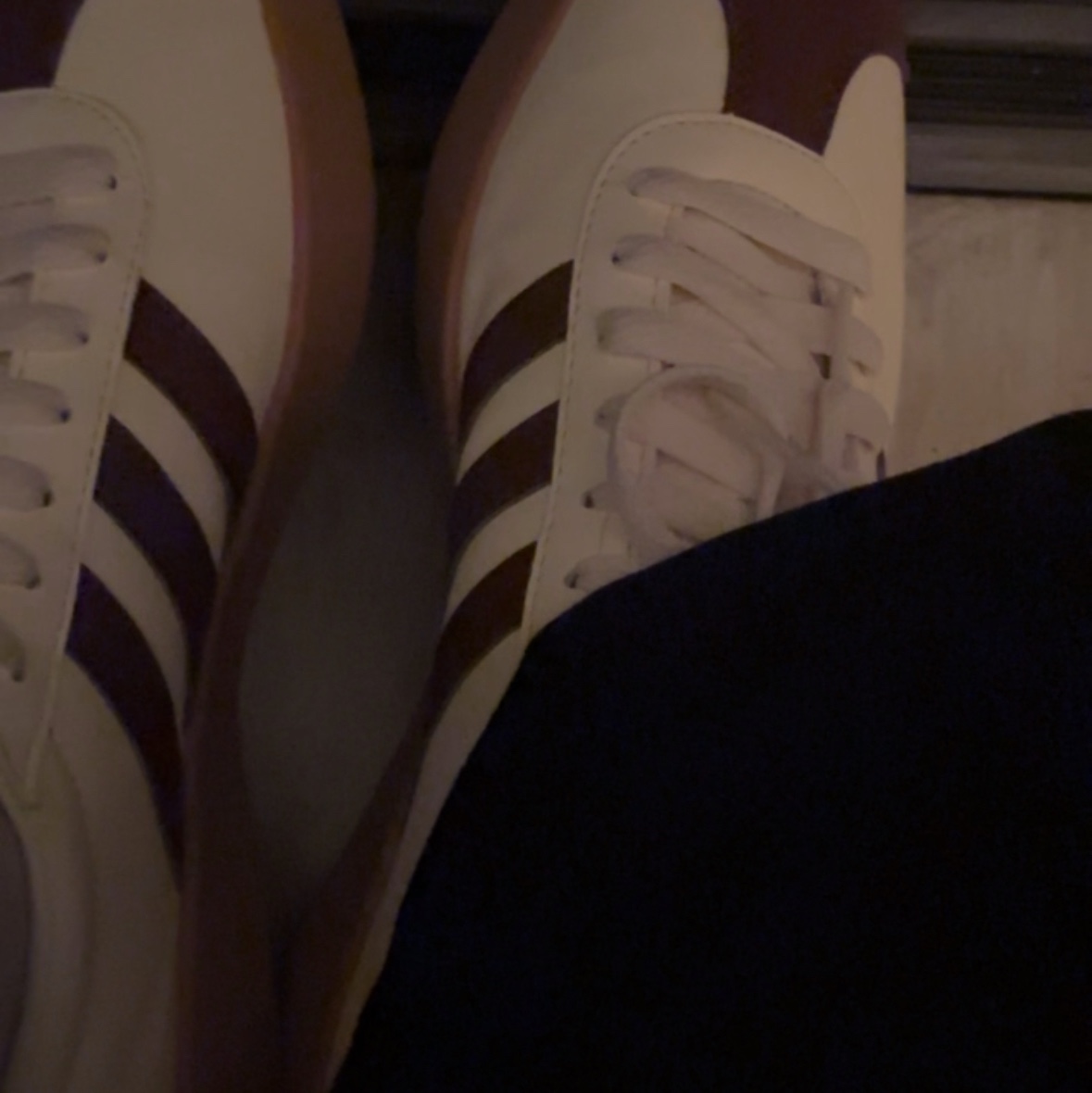 Adidas VL Court 2.0 Cream Brown 착용 스타일