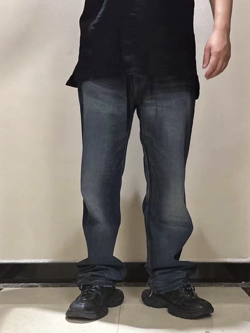 Balenciaga Normal Fit Pants Solarize Blue 착용 스타일