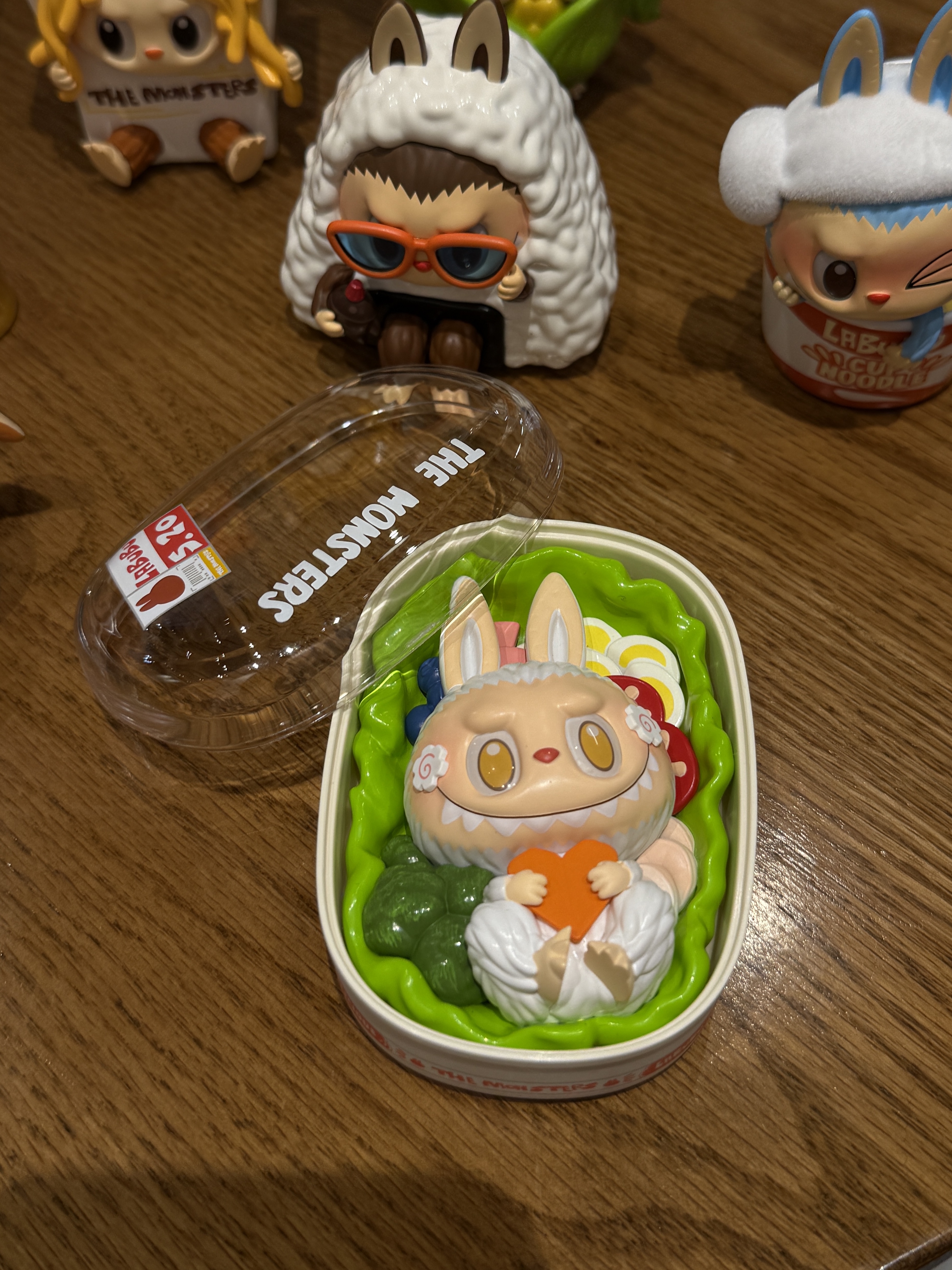 Pop Mart Labubu The Monsters Wacky Mart Series Figures (12 Blind Boxes), Pop Mart Labubu The Monsters Wacky Mart Series Figures Sandwich (Opened Case) 착용 스타일 - 5