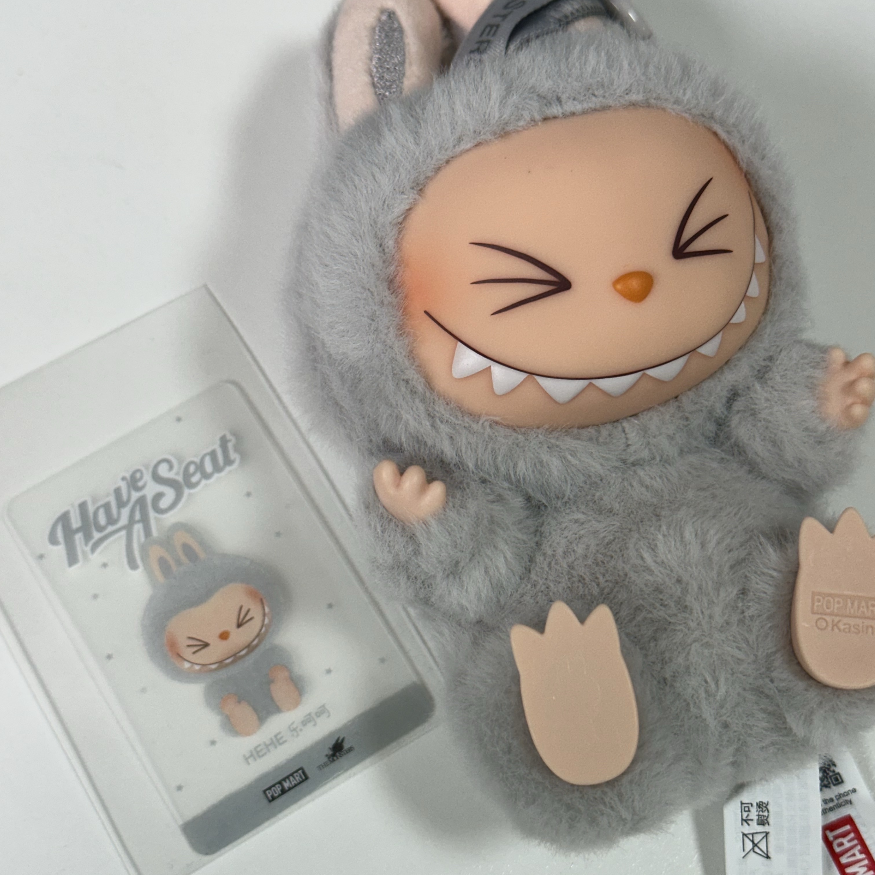 Pop Mart Labubu Let's Play Together Doll Series Hehe Keyring (Opened Case) 착용 스타일