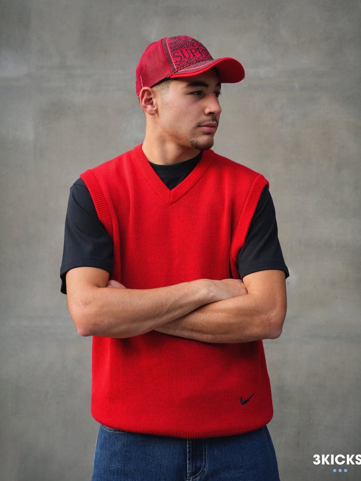 Supreme x Nike Sweater Vest Red - 25SS 착용 스타일 - 2