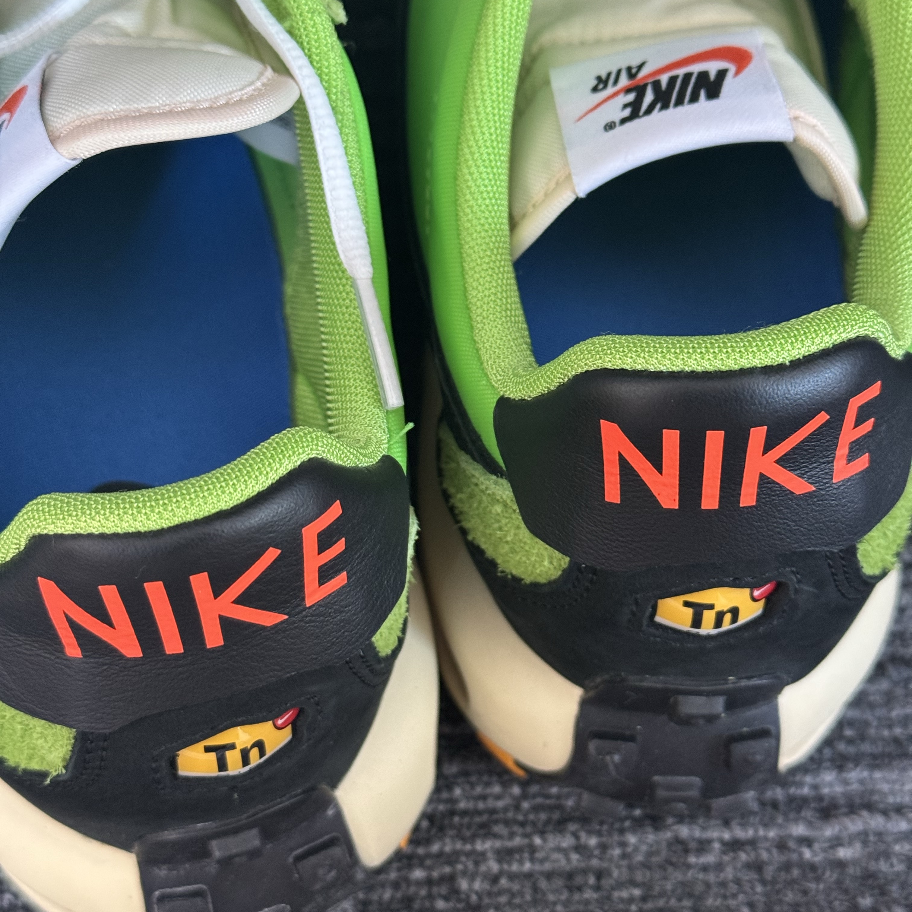 Nike Air Max Waffle Action Green and Altitude Green 착용 스타일