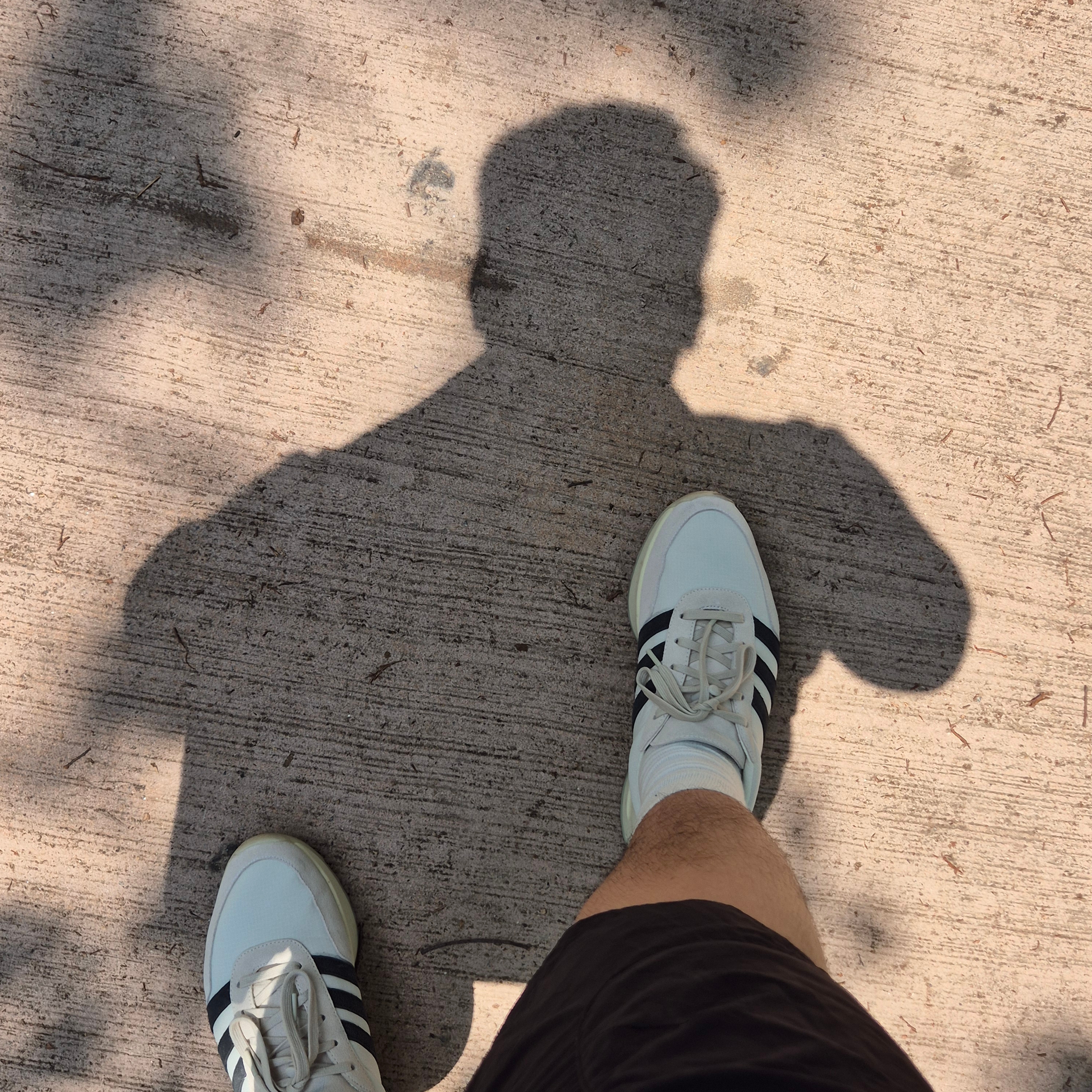 Adidas x Fear of God Athletics Los Angeles Cream White 착용 스타일