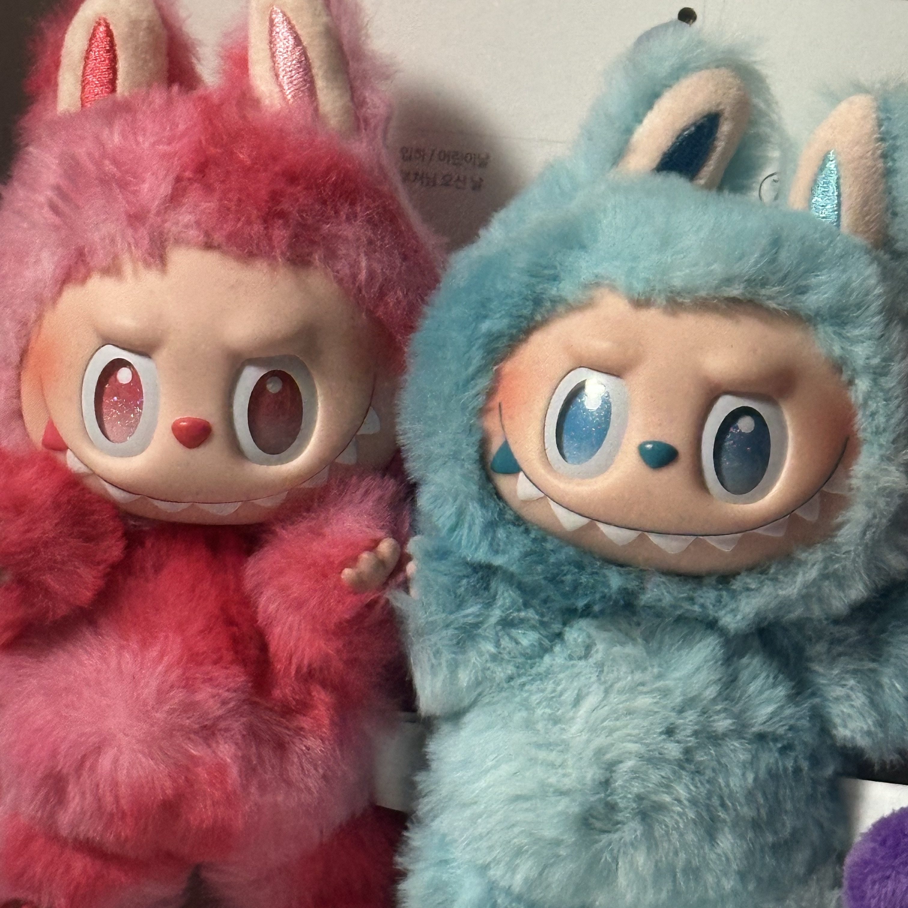 Pop Mart Labubu The Monsters Highlight Series Love Keyring (Opened Case), Pop Mart Labubu The Monsters Highlight Series Hope Keyring (Opened Case) 착용 스타일