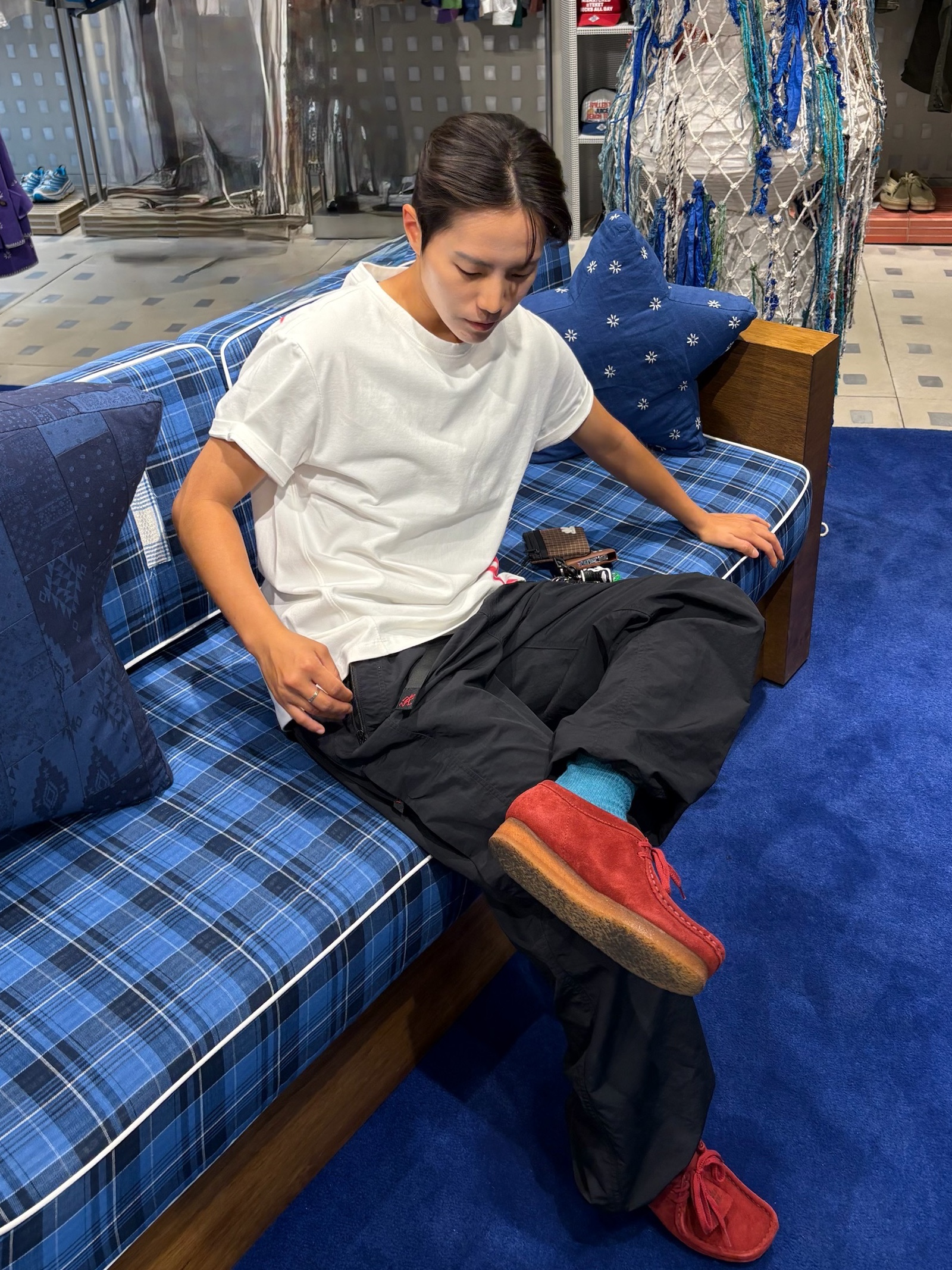 (W) Clarks Wallabee Deep Red Seude 착용 스타일