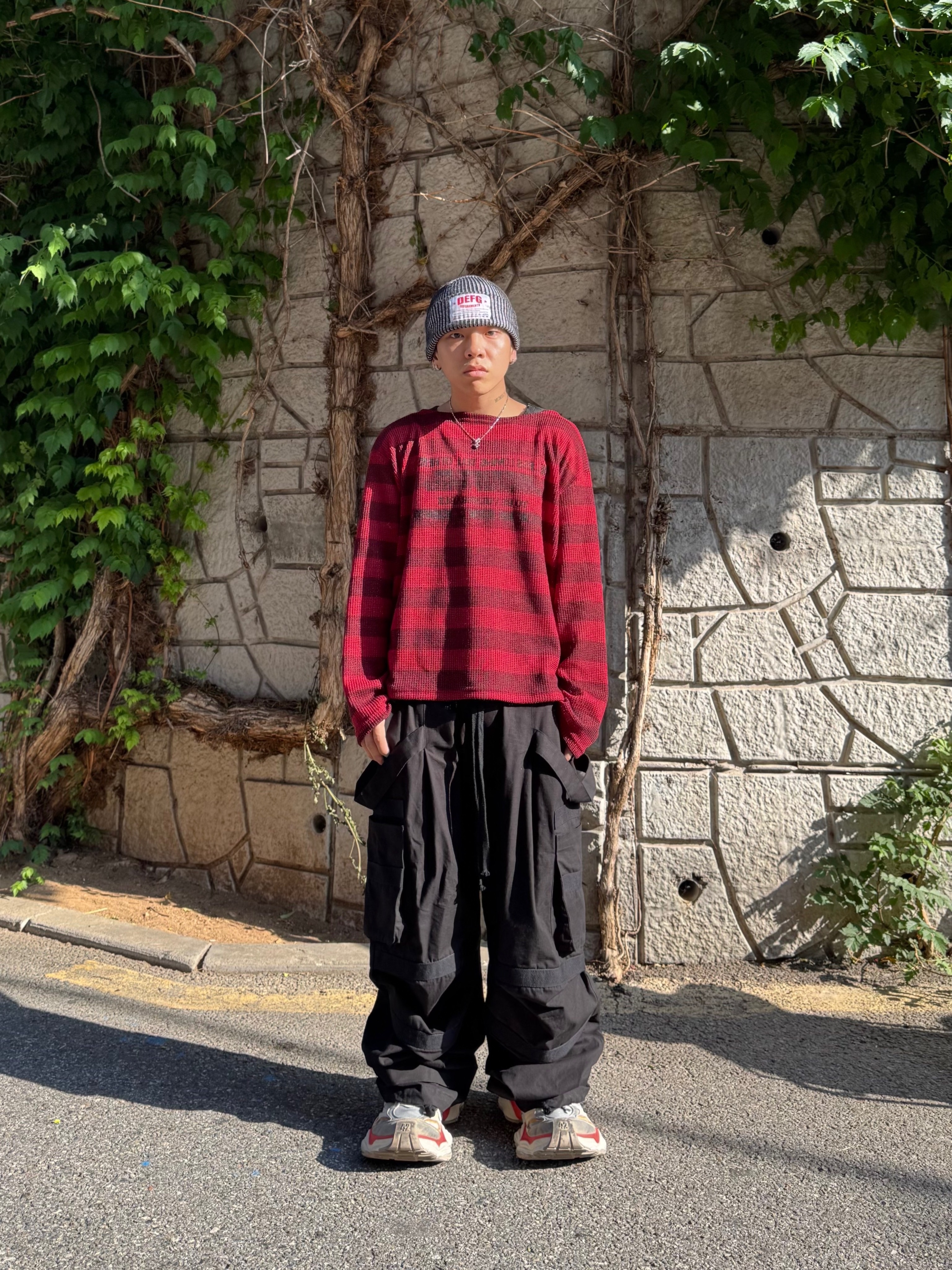 Wapworks Hard Knocks Cargo Pants Gas, Balenciaga Cargo Sneakers Beige Grey Red 착용 스타일 - 4