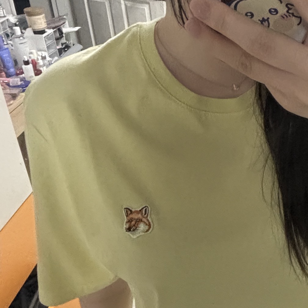 Maison Kitsune Fox Head Patch Regular T-Shirt Chalk Yellow 착용 스타일 - 2