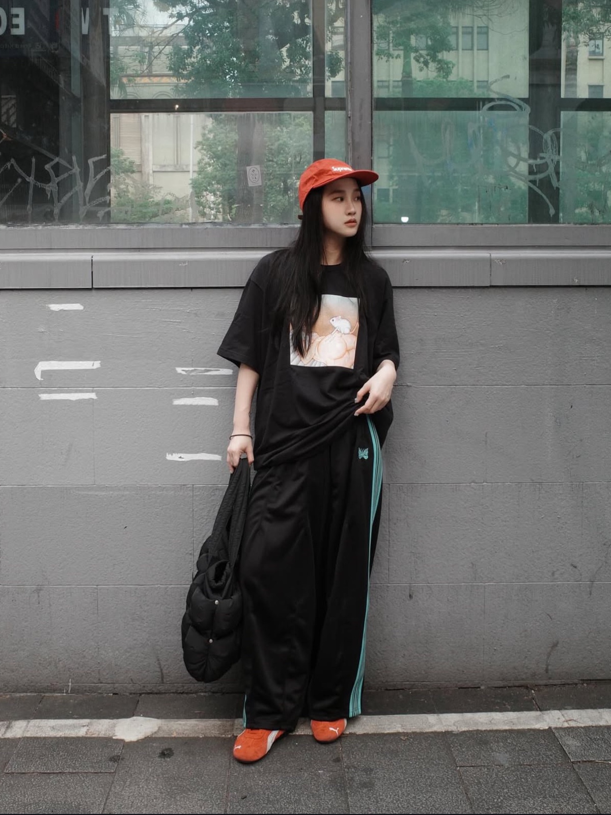 Supreme Max B T-Shirt White - 25SS, Supreme Announcing T-Shirt White - 25SS 착용 스타일 - 6