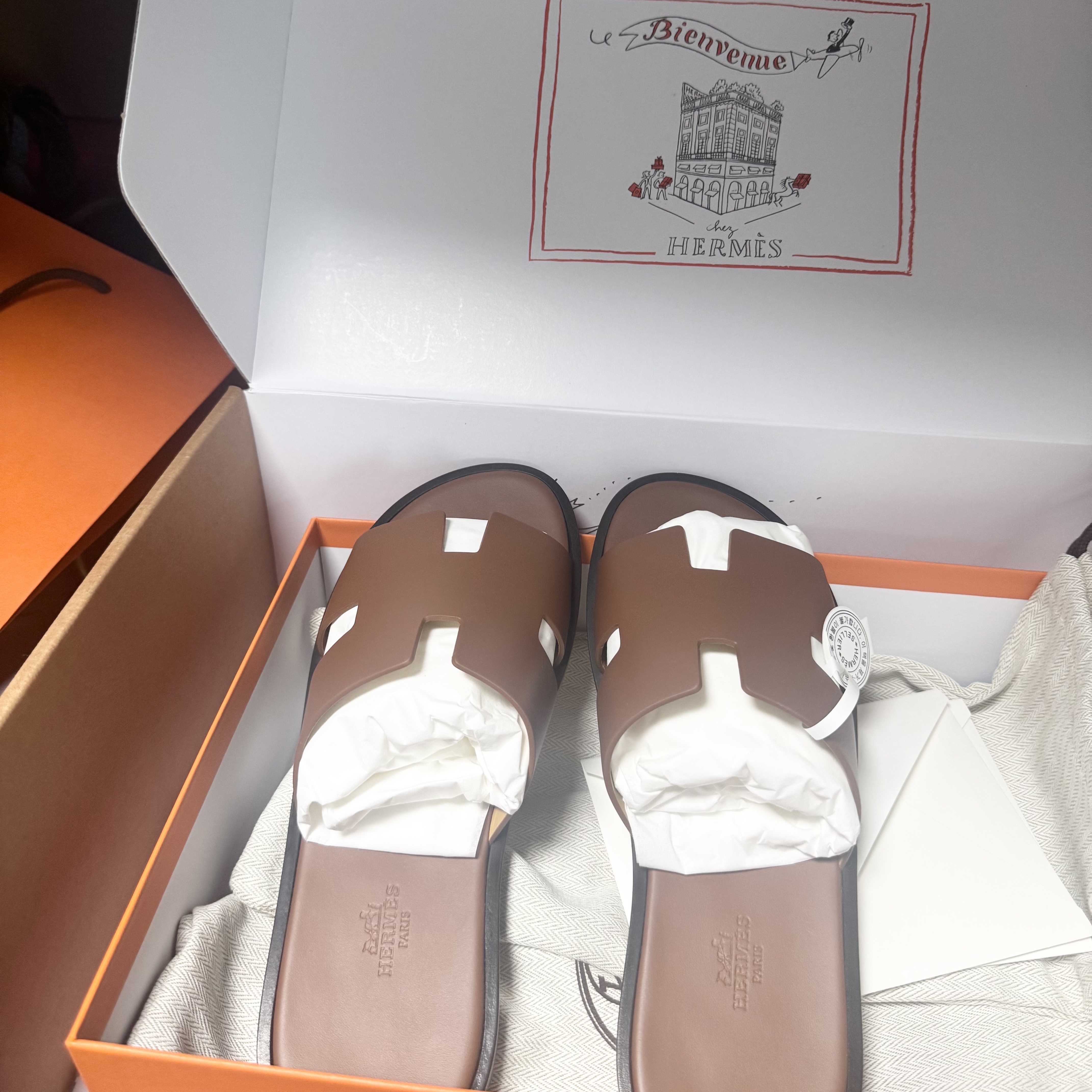 Hermes Izmir Sandal Calfskin & Gold 착용 스타일