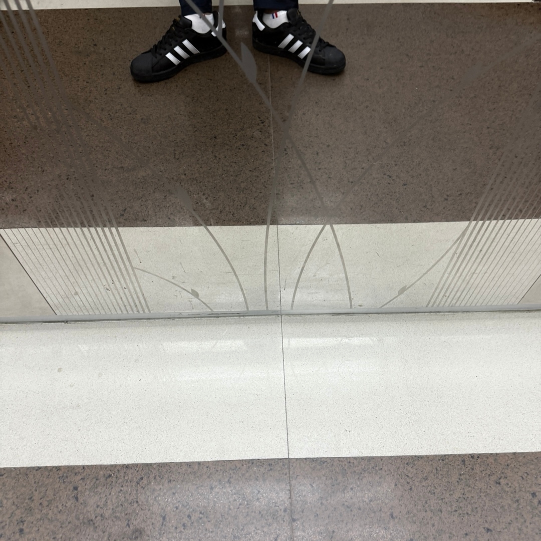 Adidas Superstar Core Black White 착용 스타일 - 5