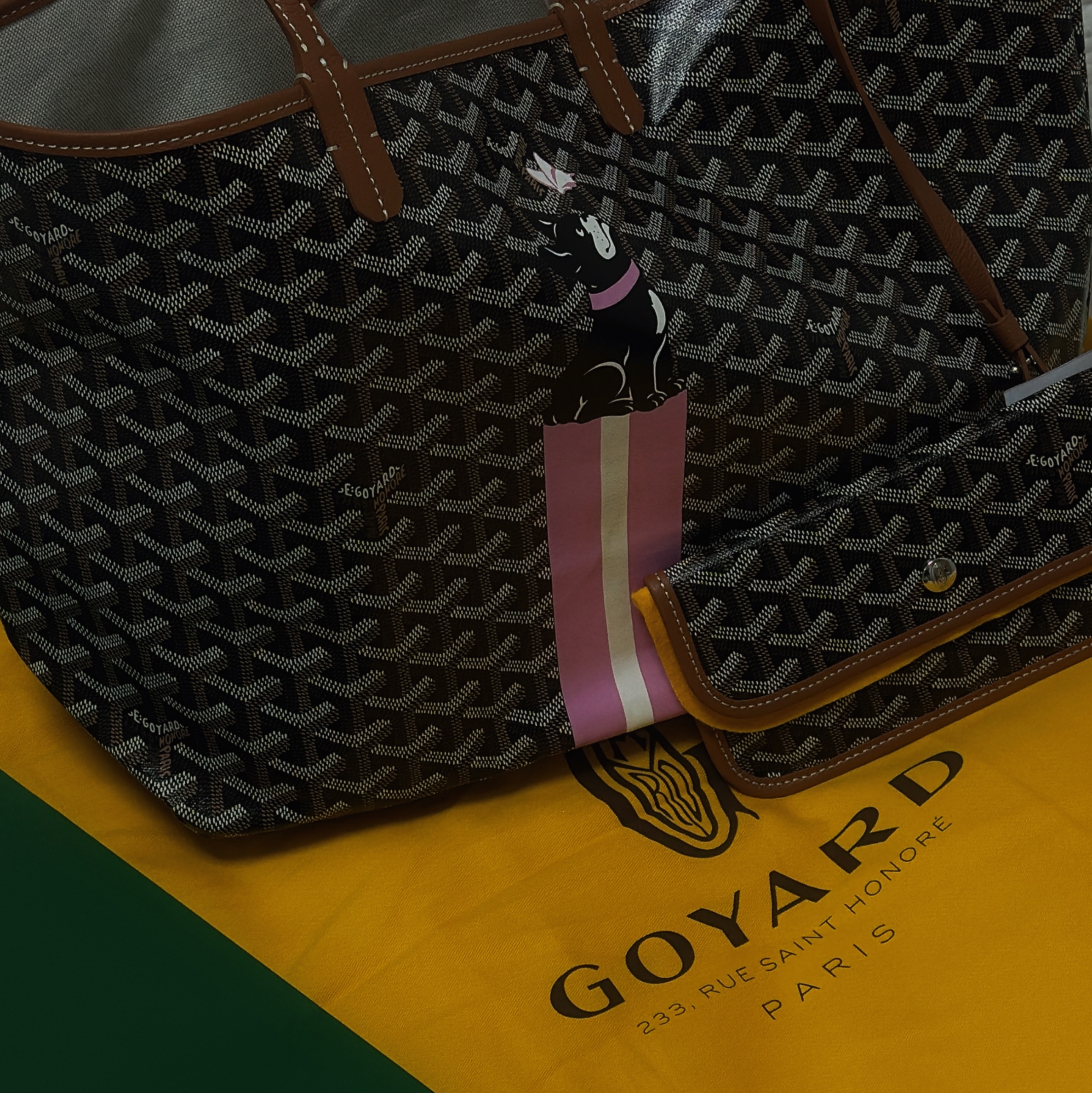 Goyard Saint Louis PM Bag Black Tan 착용 스타일 - 3