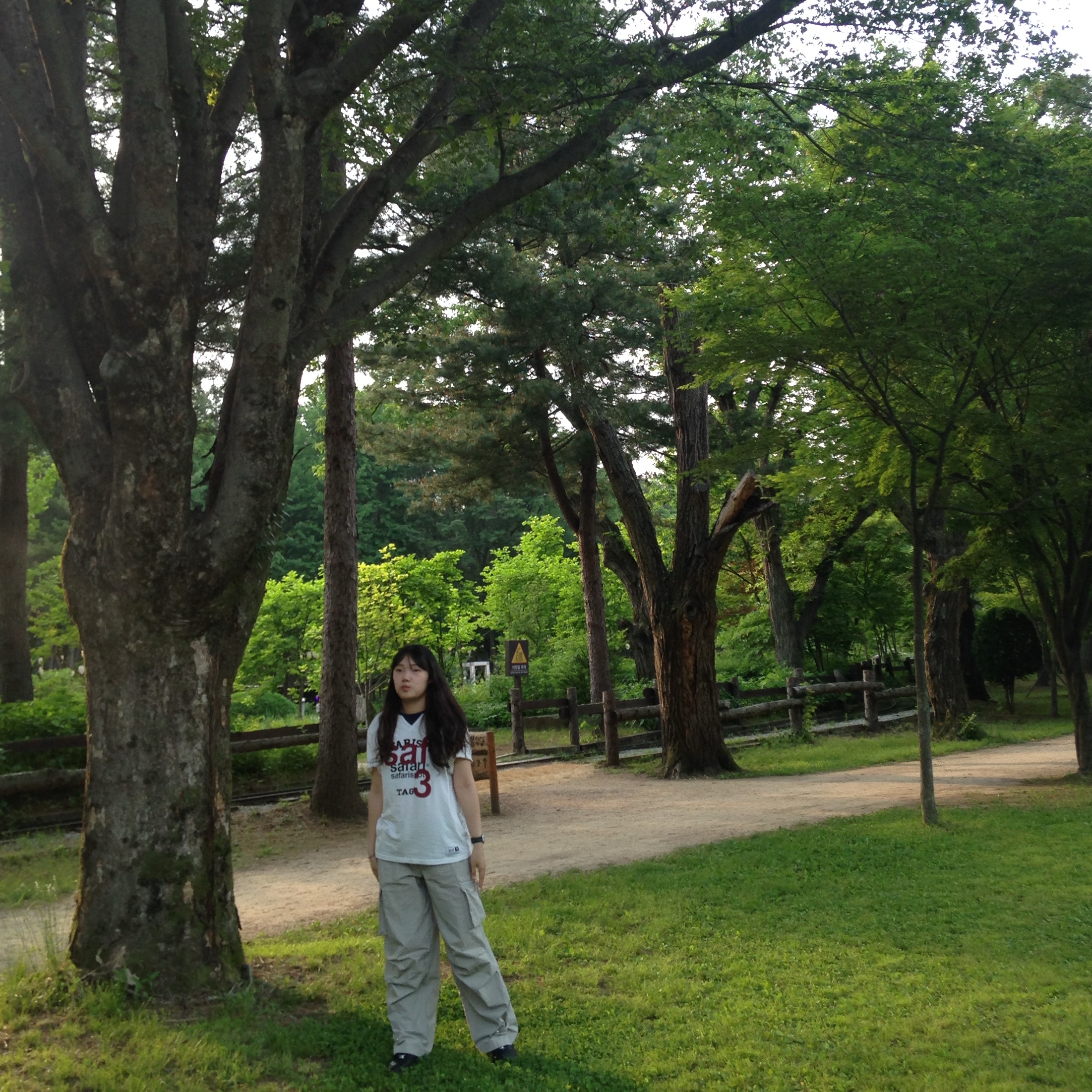 Mischief Lightweight Zip Around Backpack Black, [KREAM 단독] Safarispot Roux Base School Club Tee White 착용 스타일 - 2