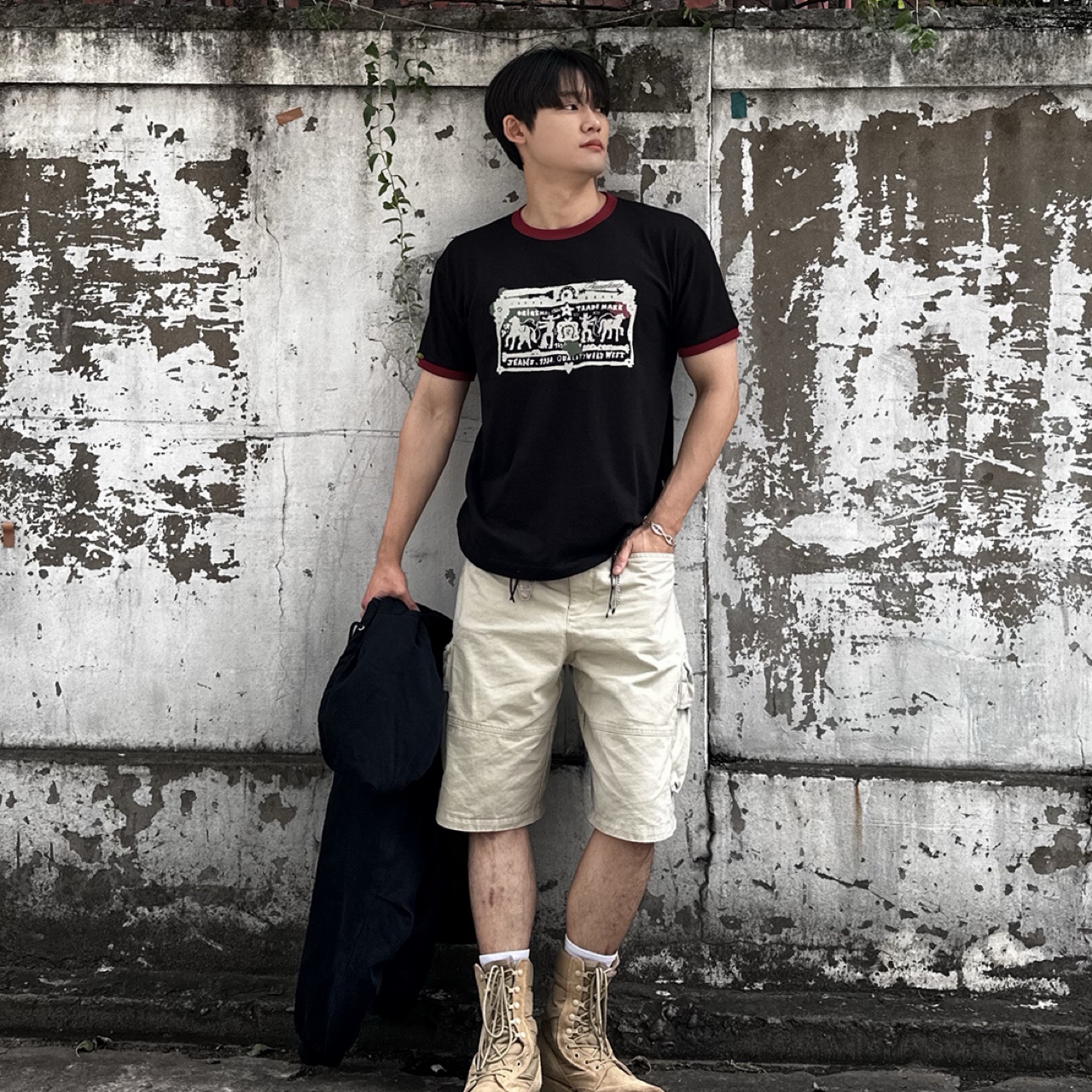 [KREAM 단독] Thevinylhouse Cowboy Pictogram Ringer Tee Black 착용 스타일 - 2