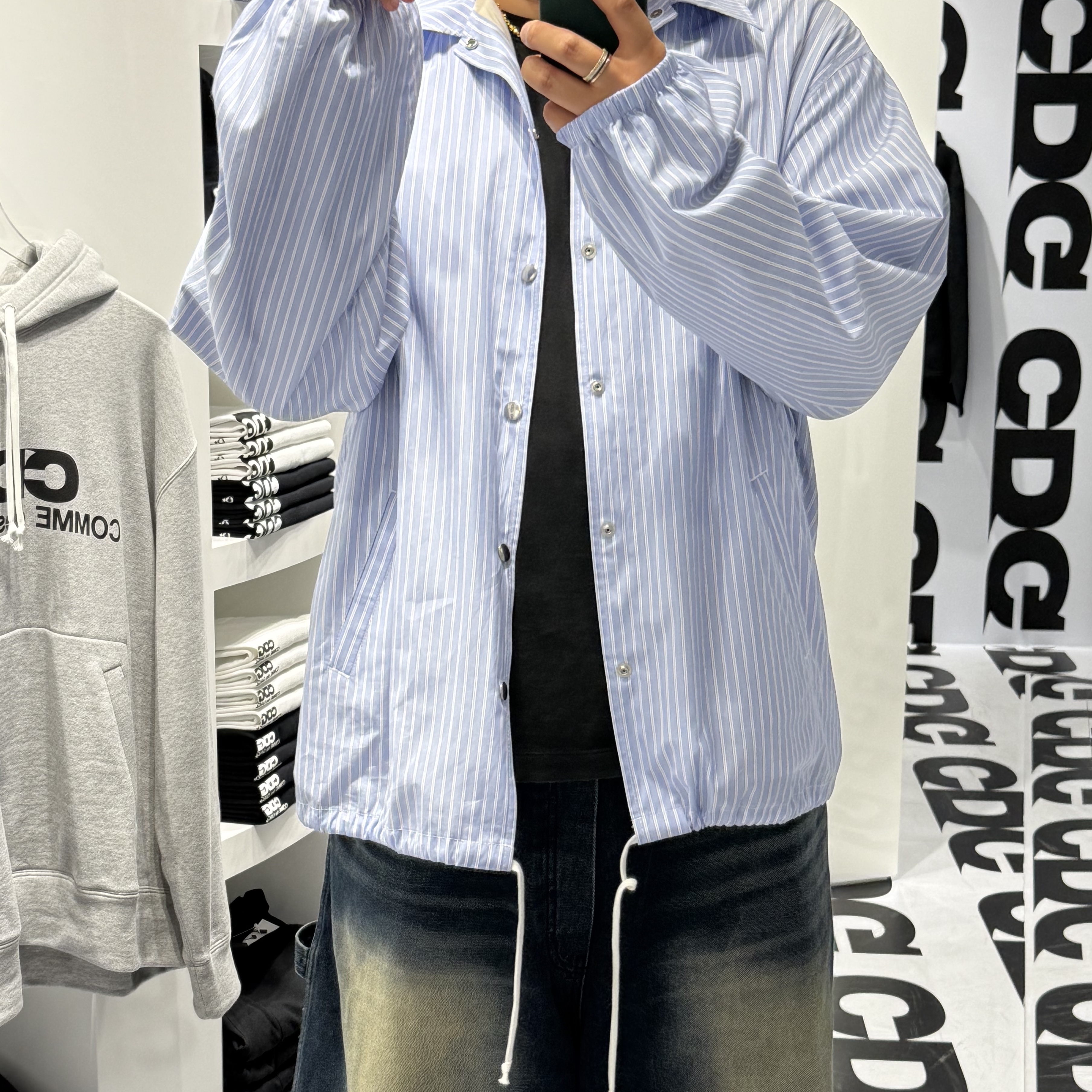 CDG Coach Jacket Cotton Stripe, CDG Oversized T-Shirt1 Black 착용 스타일
