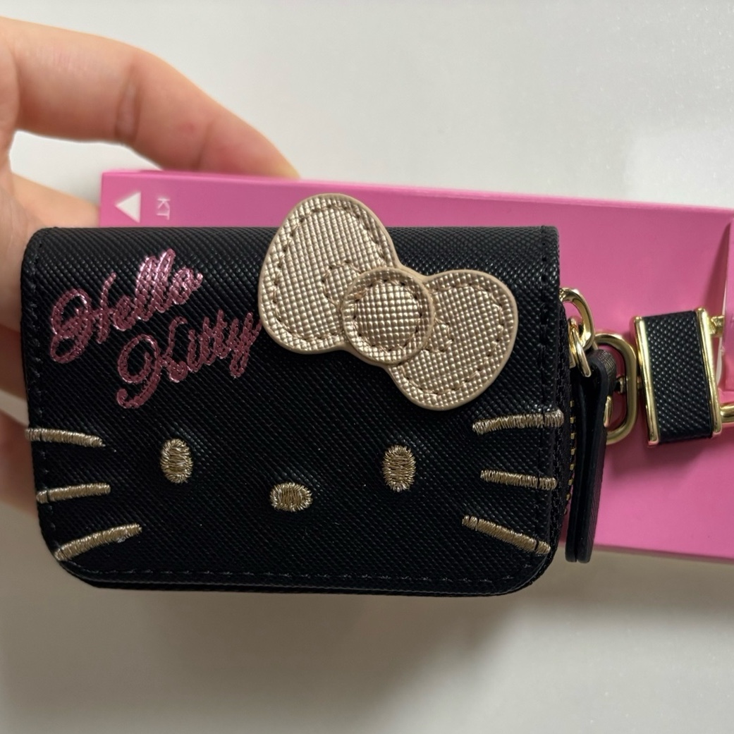 Sanrio Hello Kitty Key Case 착용 스타일