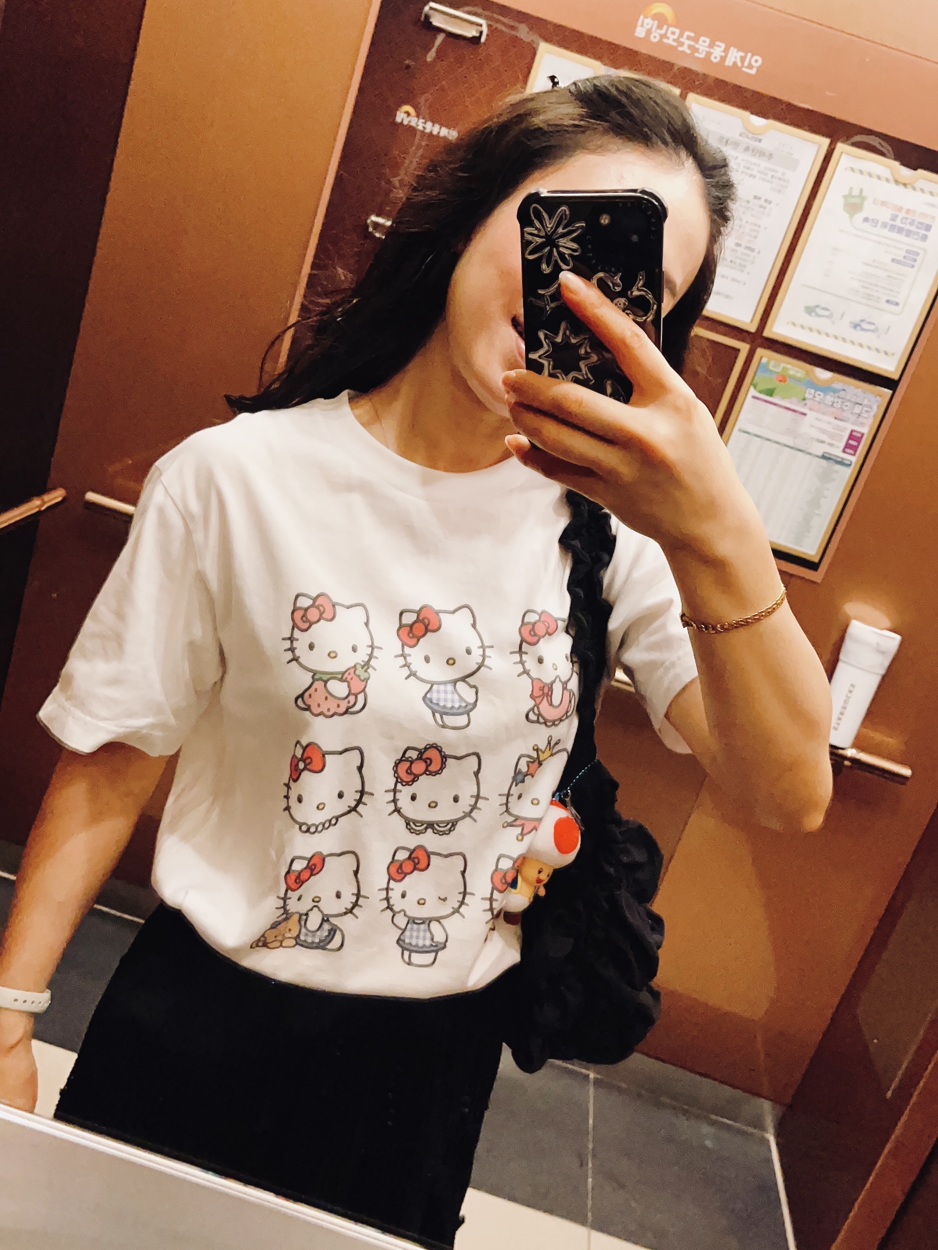 GU Gathered Shoulder Bag Black 착용 스타일 - 2