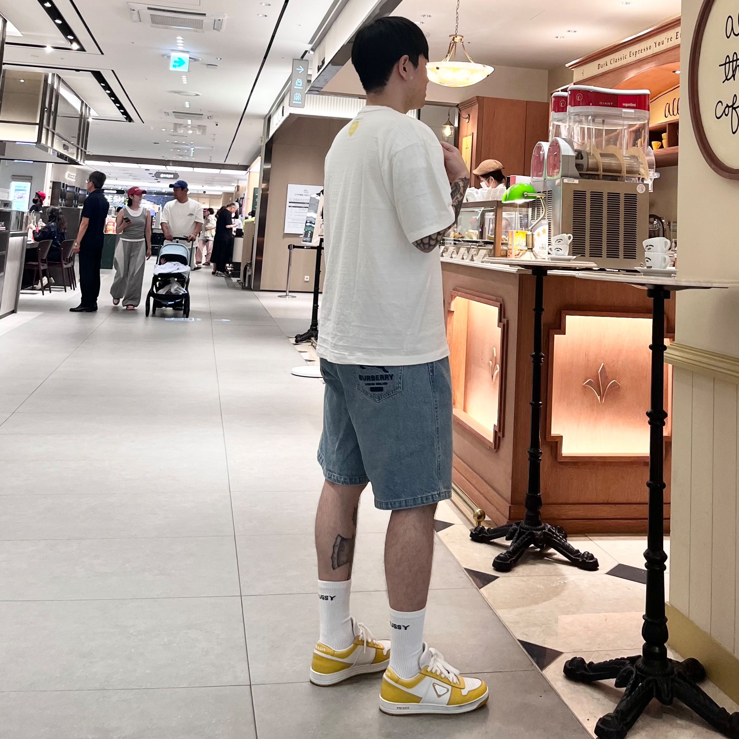 Prada Downtown Leather Sneakers White Sun, Human Made Heart T-Shirt White Yellow - Shinsaibashi Parco Store Exclusive 착용 스타일