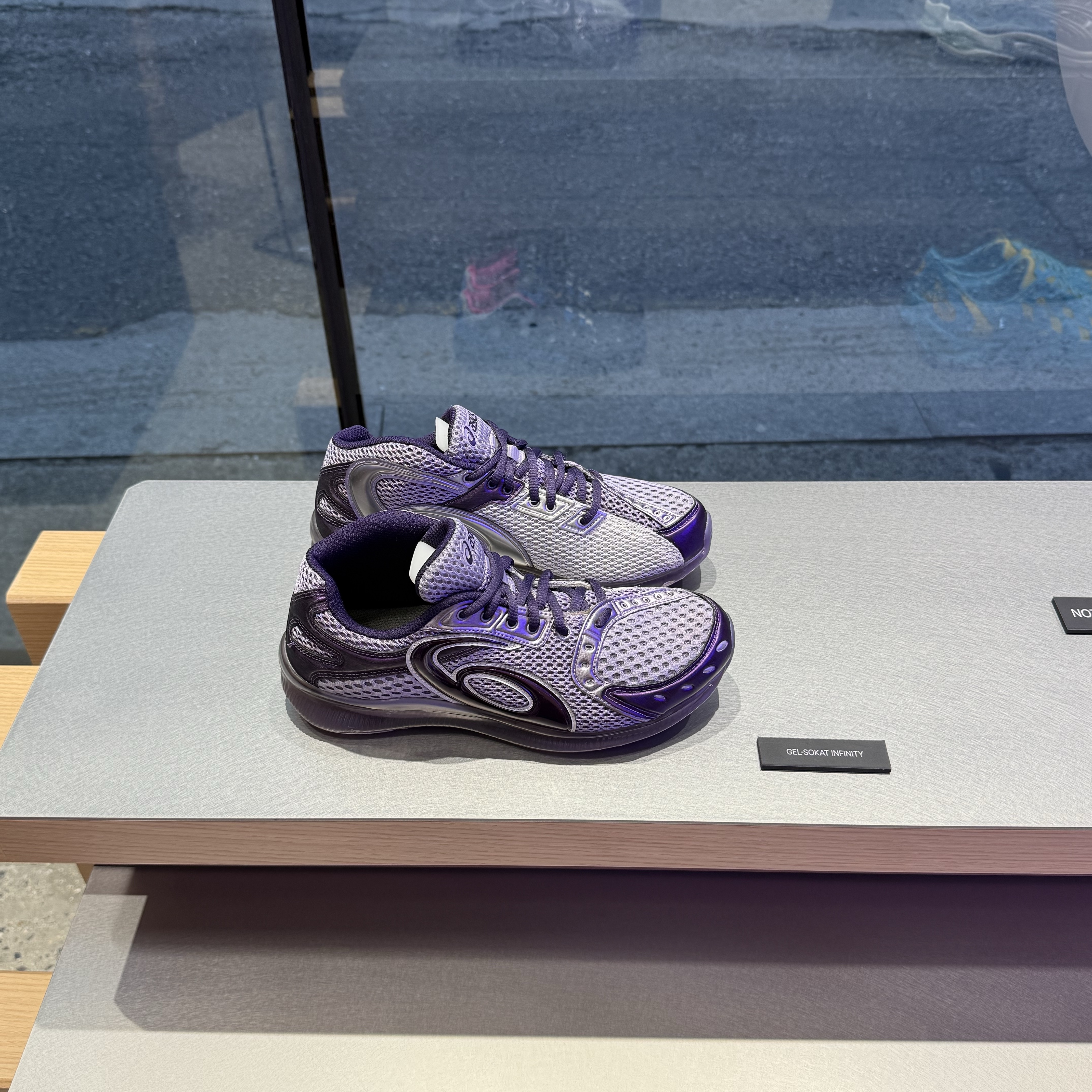 Asics x Kiko Kostadinov Gel-Burz 2 Slate Grey, Asics x Kiko Kostadinov Gel Sokat Infinity Purple 착용 스타일 - 3