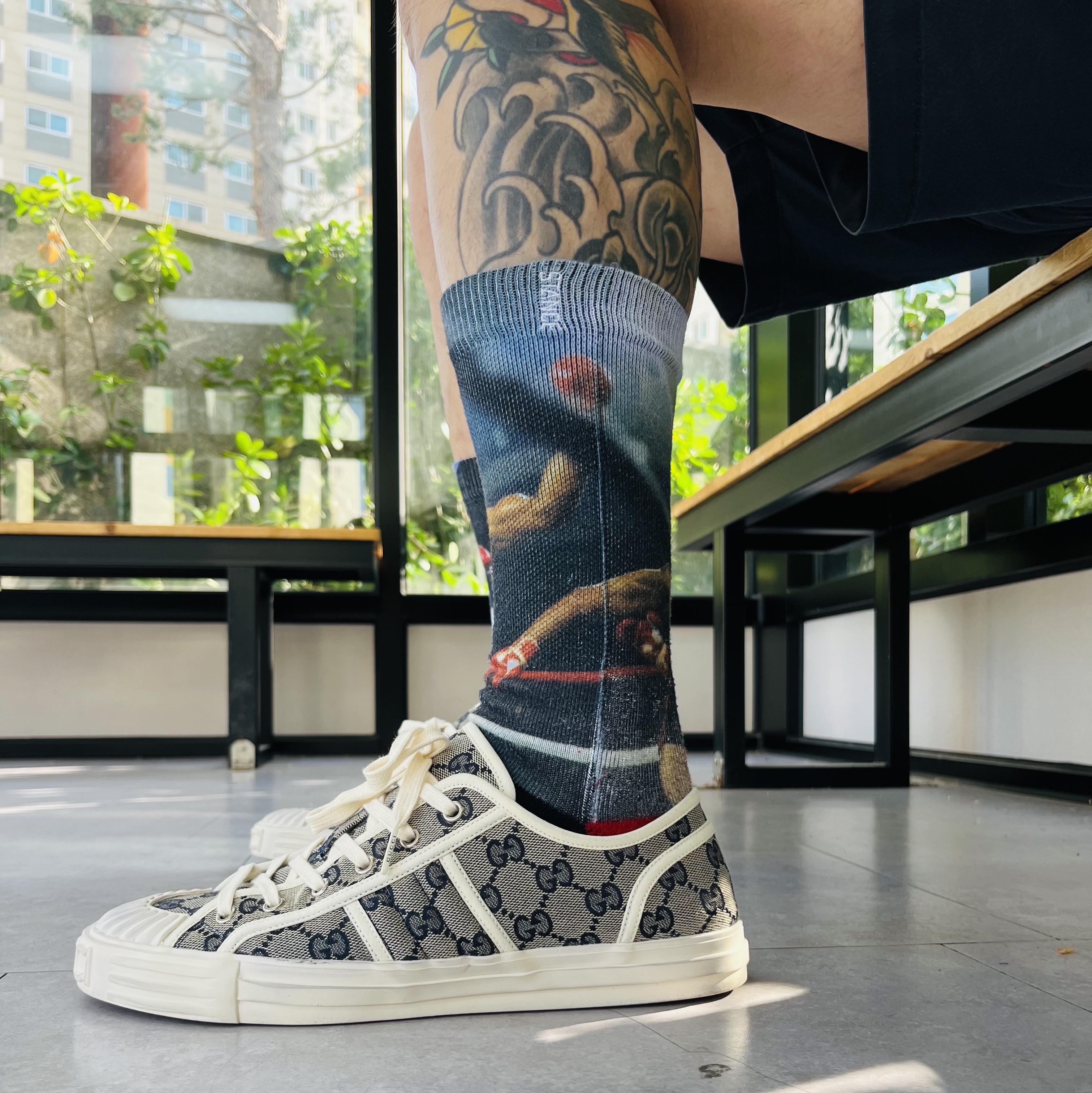 Gucci GG Sneaker Beige Blue Original GG Canvas 착용 스타일 - 2