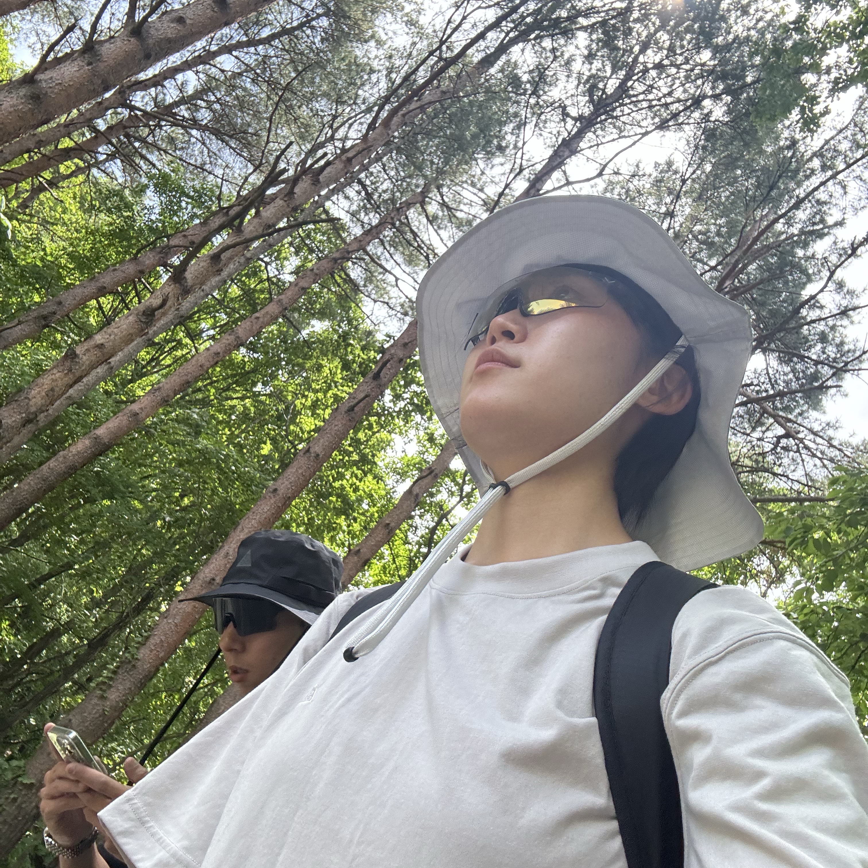 Nike ACG Apex Storm-Fit Bucket Hat Photon Dust, Salomon XT-6 Delicioso Chocolate Fondant 착용 스타일 - 3
