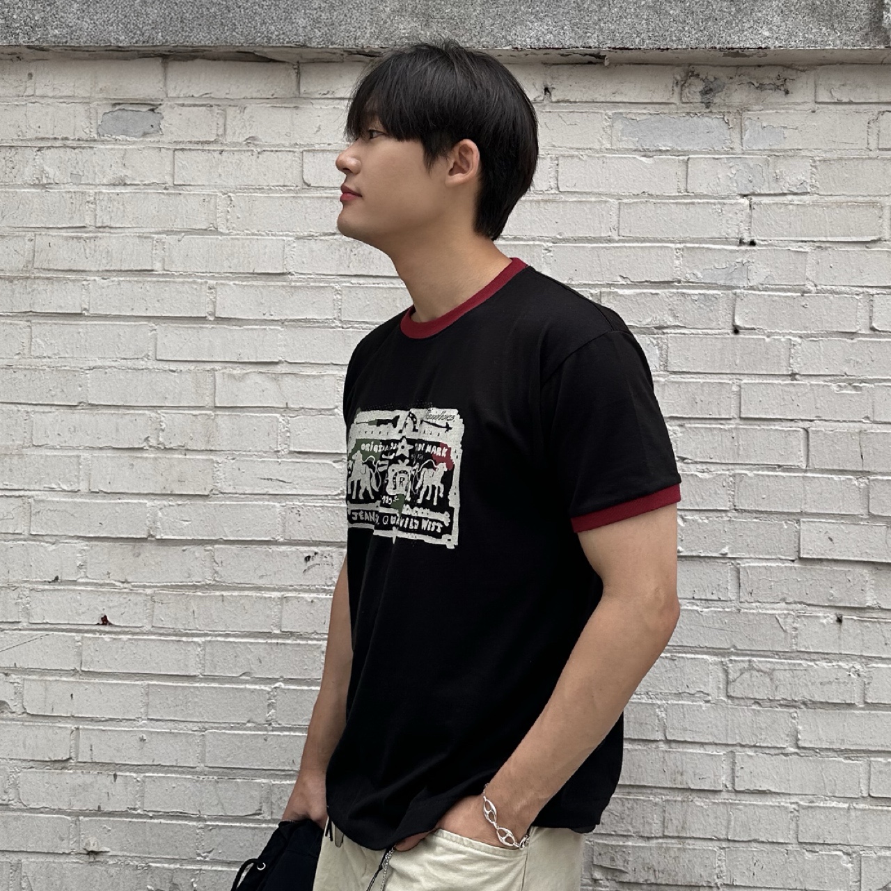 [KREAM 단독] Thevinylhouse Cowboy Pictogram Ringer Tee Black 착용 스타일 - 4