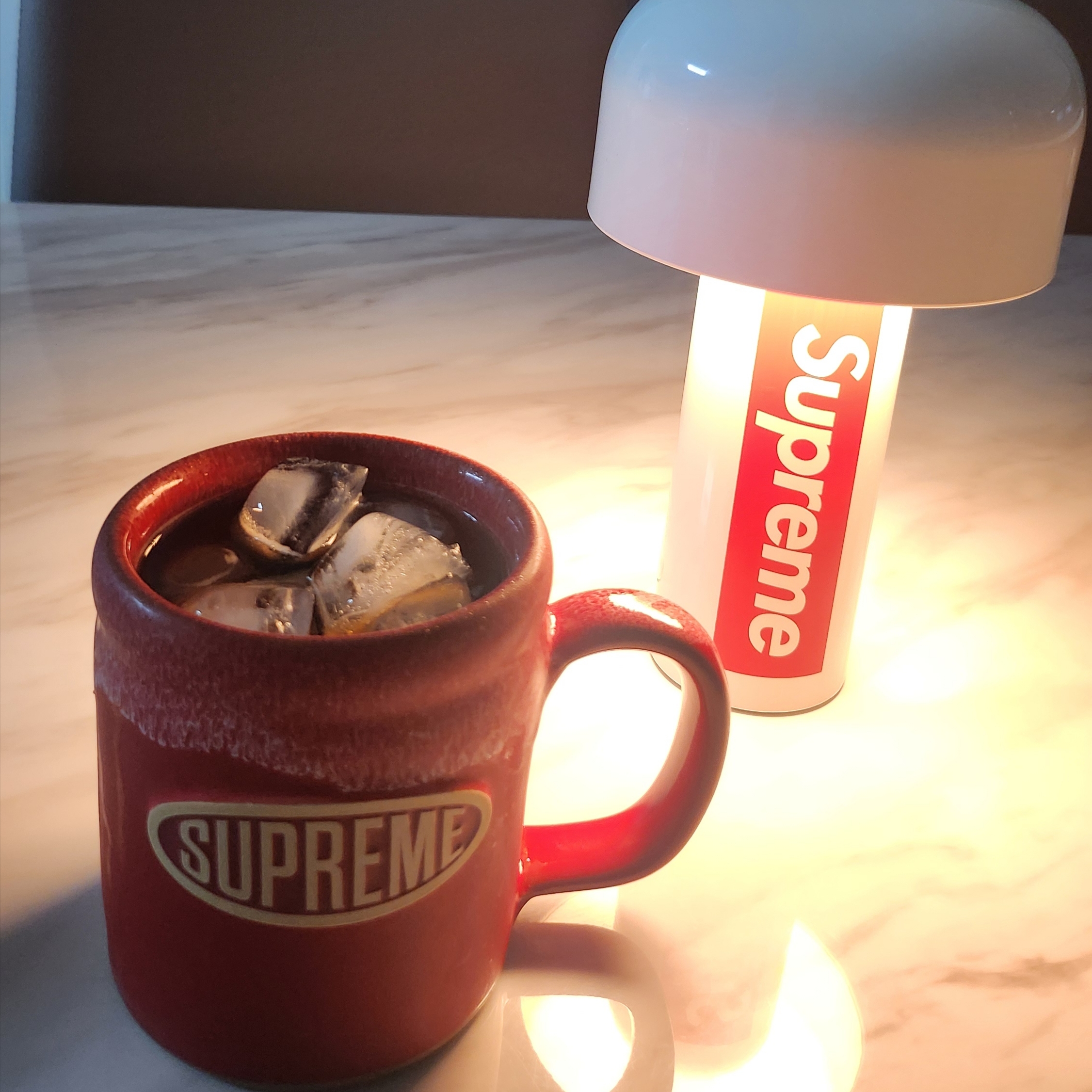 Supreme x Deneen Camper Mug Red - 25SS 착용 스타일 - 2
